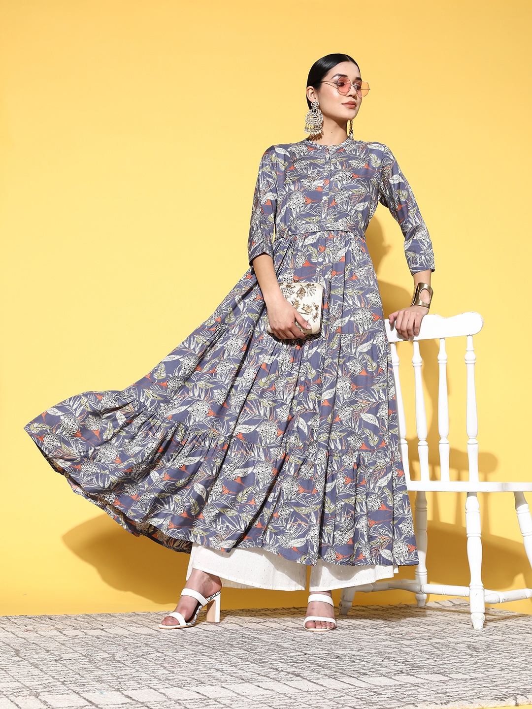 

ZOLA Women Grey & White Ethnic Motifs Printed Anarkali Tiered Empire Kurta
