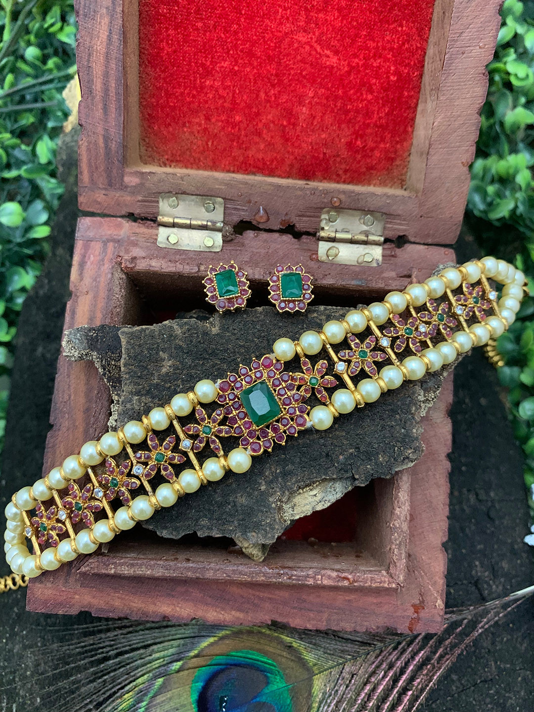 

GRIIHAM Women Gold-Plated & Green CZ-Studded Jewellery Set
