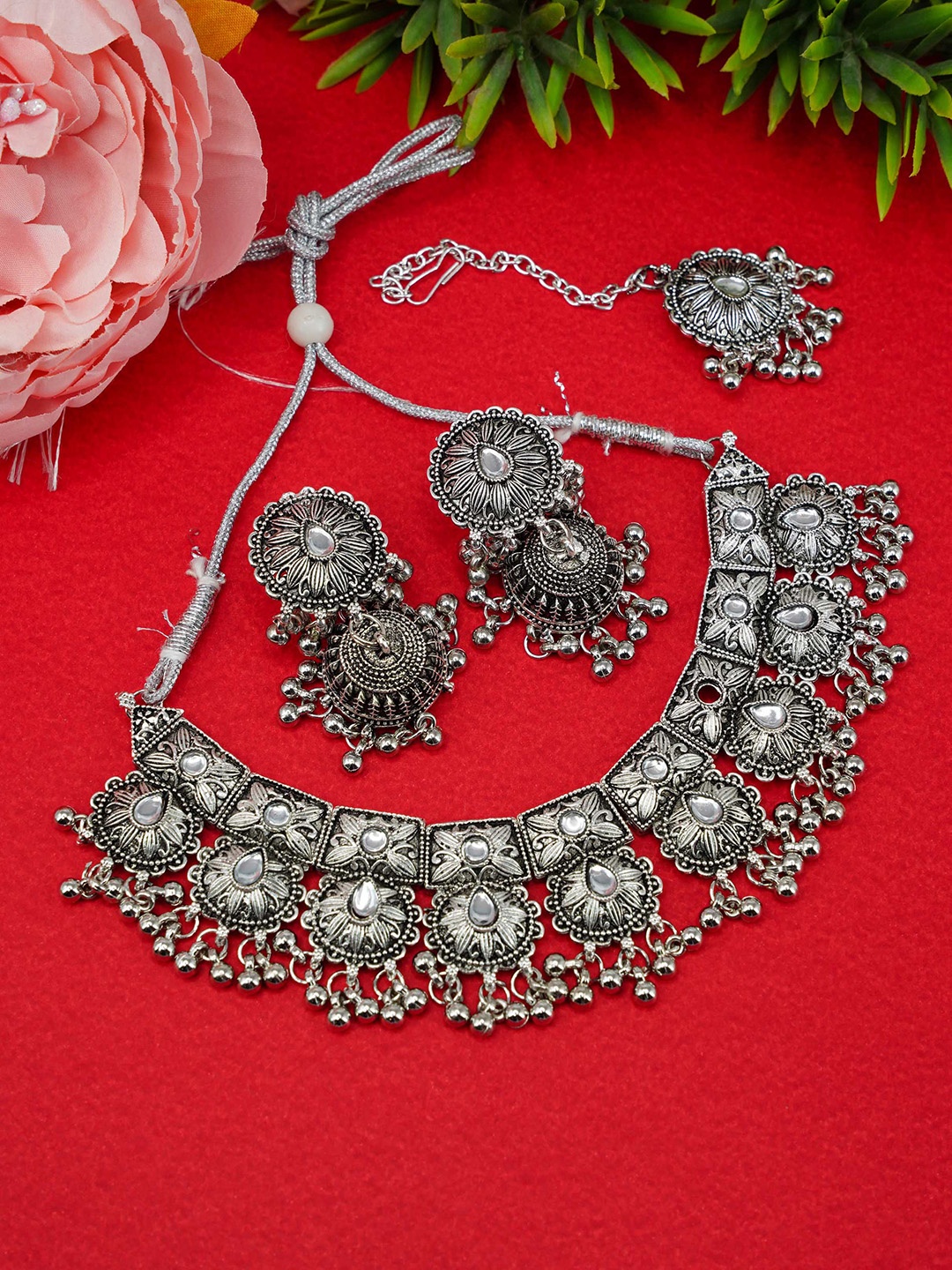 

GRIIHAM Women Silver Oxidised White Stone-Studded & Beaded Jewellery Set, Transparent