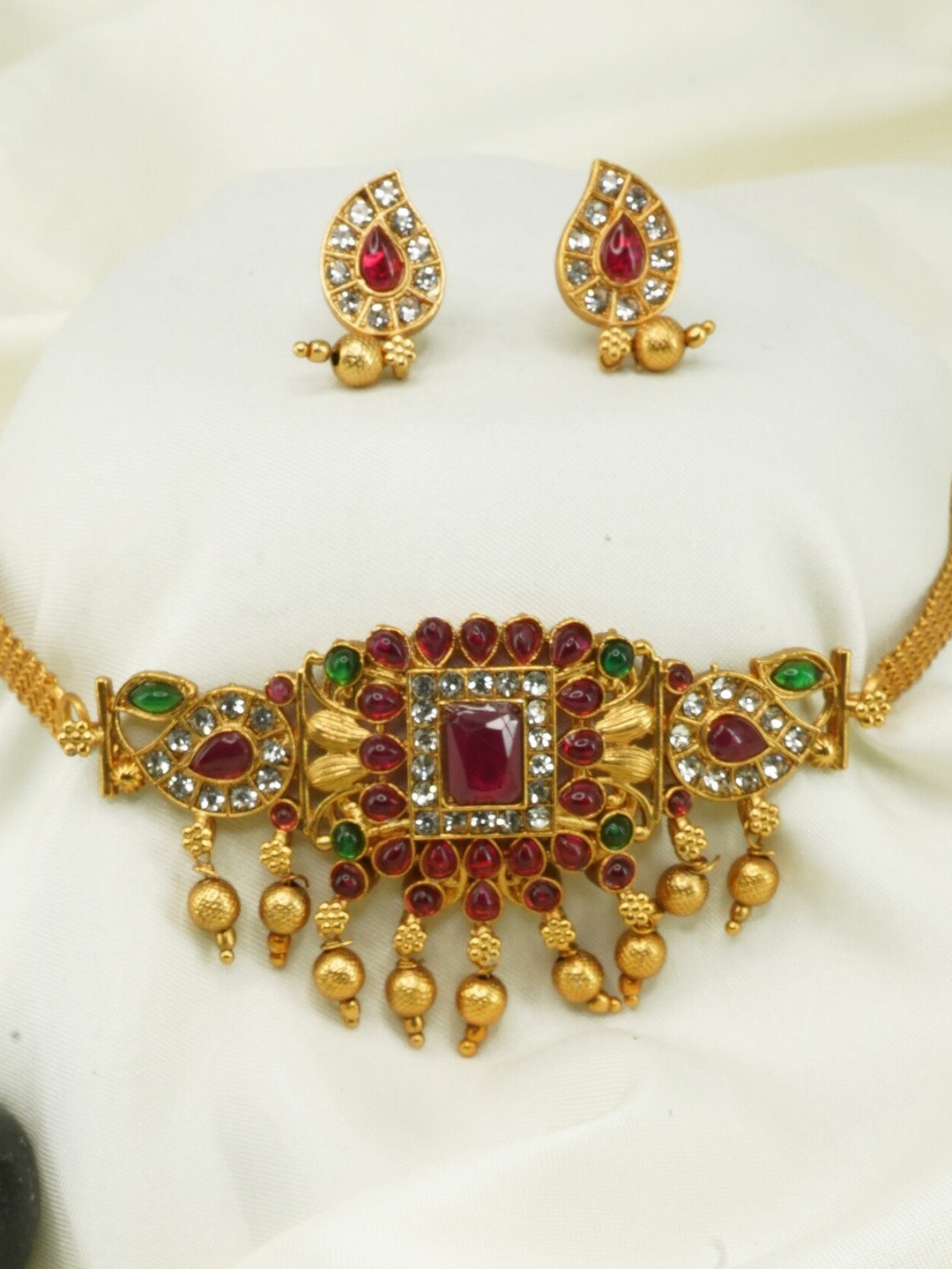 

GRIIHAM Gold-Plated Pink & White Stone-Studded & Beaded Jewellery Set