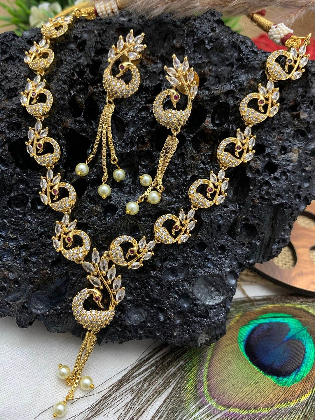 

GRIIHAM Women Gold-Plated White CZ-Studded & Beaded Jewellery Set
