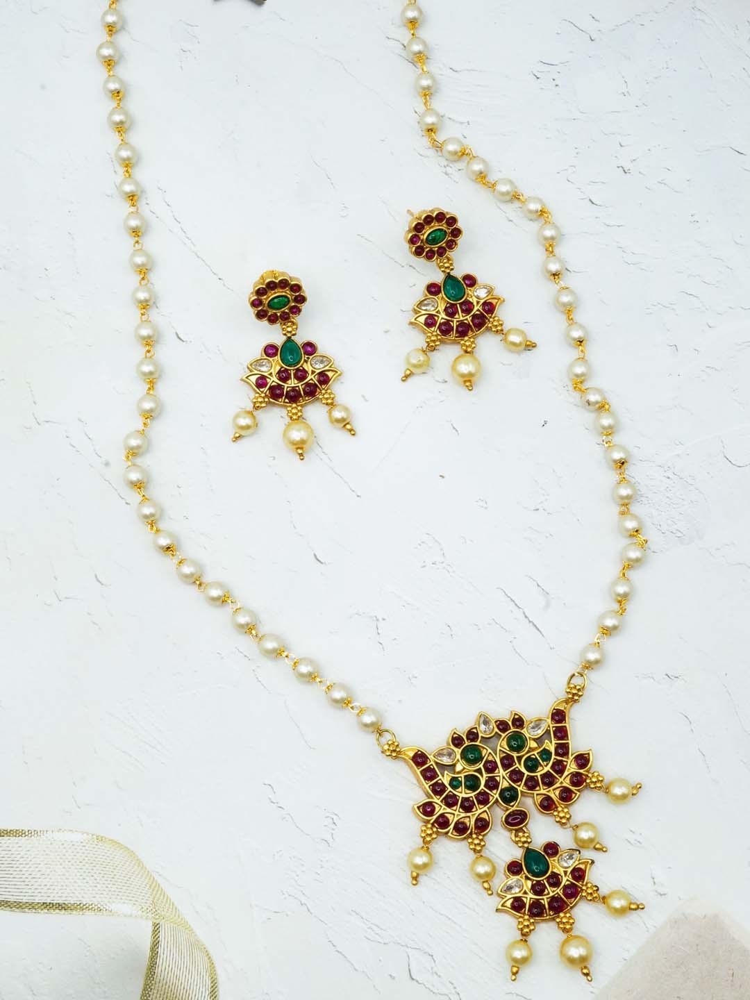 

GRIIHAM Sayara Collection Pink & Green Gold Plated Pearl Beaded Jewellery Set