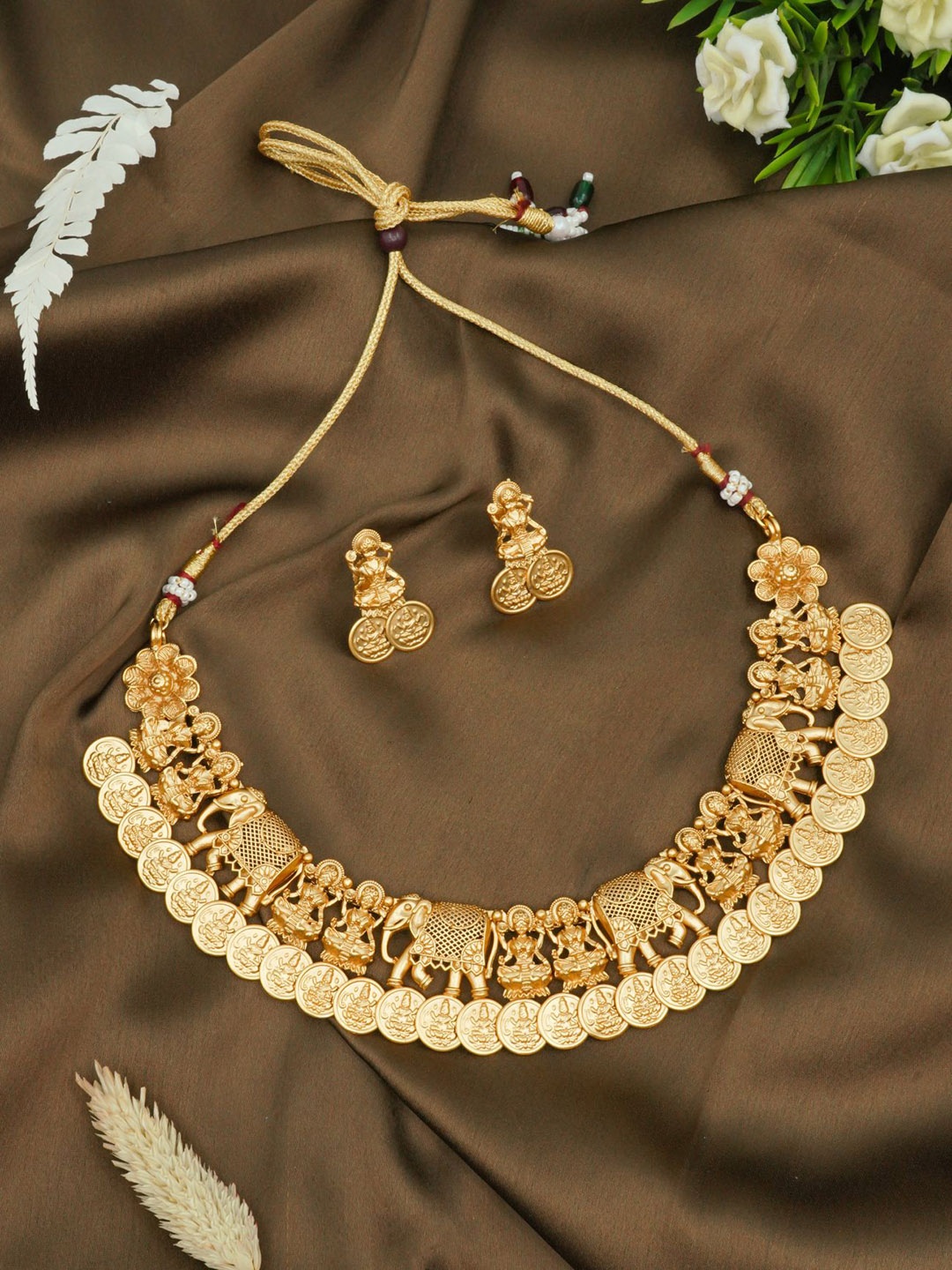 

GRIIHAM Gold-Plated Laxmi Devi Jewellery Set