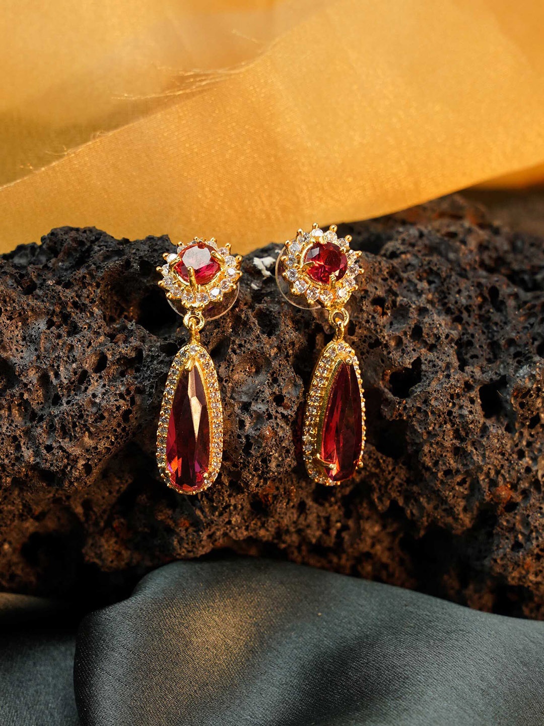 

GRIIHAM Red & Gold-Toned Gold Plated Contemporary Drop Earrings