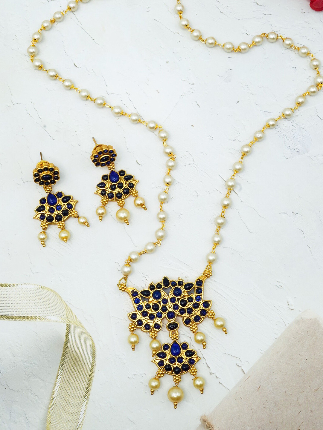 

GRIIHAM Blue Gold-Plated CZ Studded Pearl Mala Pendant Set