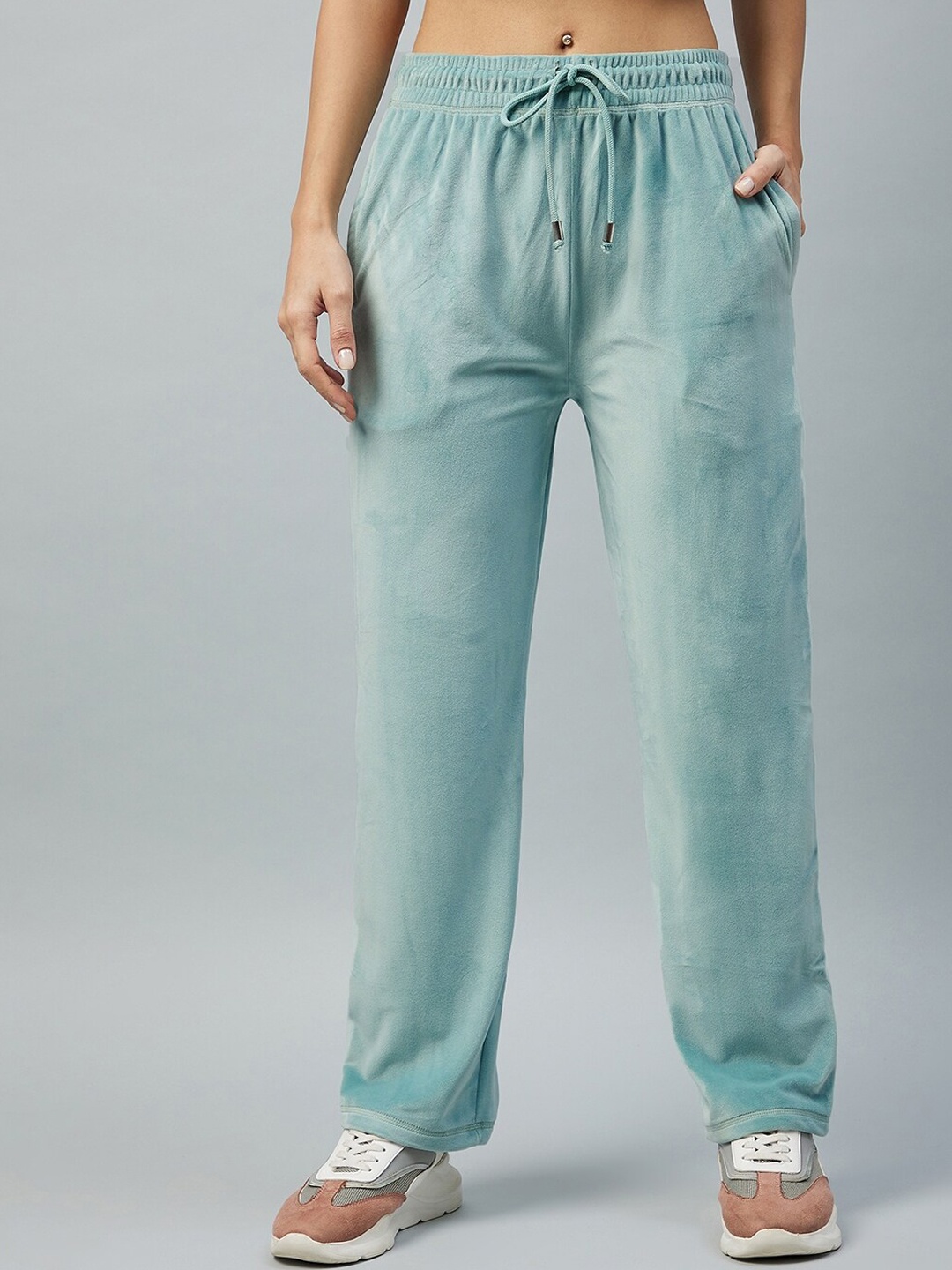 

DELAN Women Green Solid Track Pants