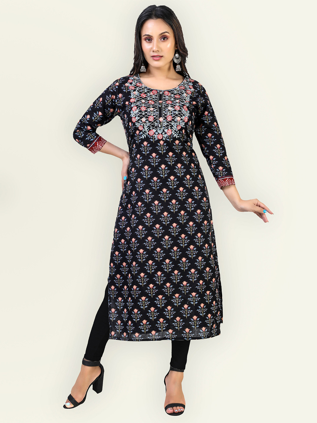 

Jevi Prints Women Black Floral Printed Pure Cotton Kurta