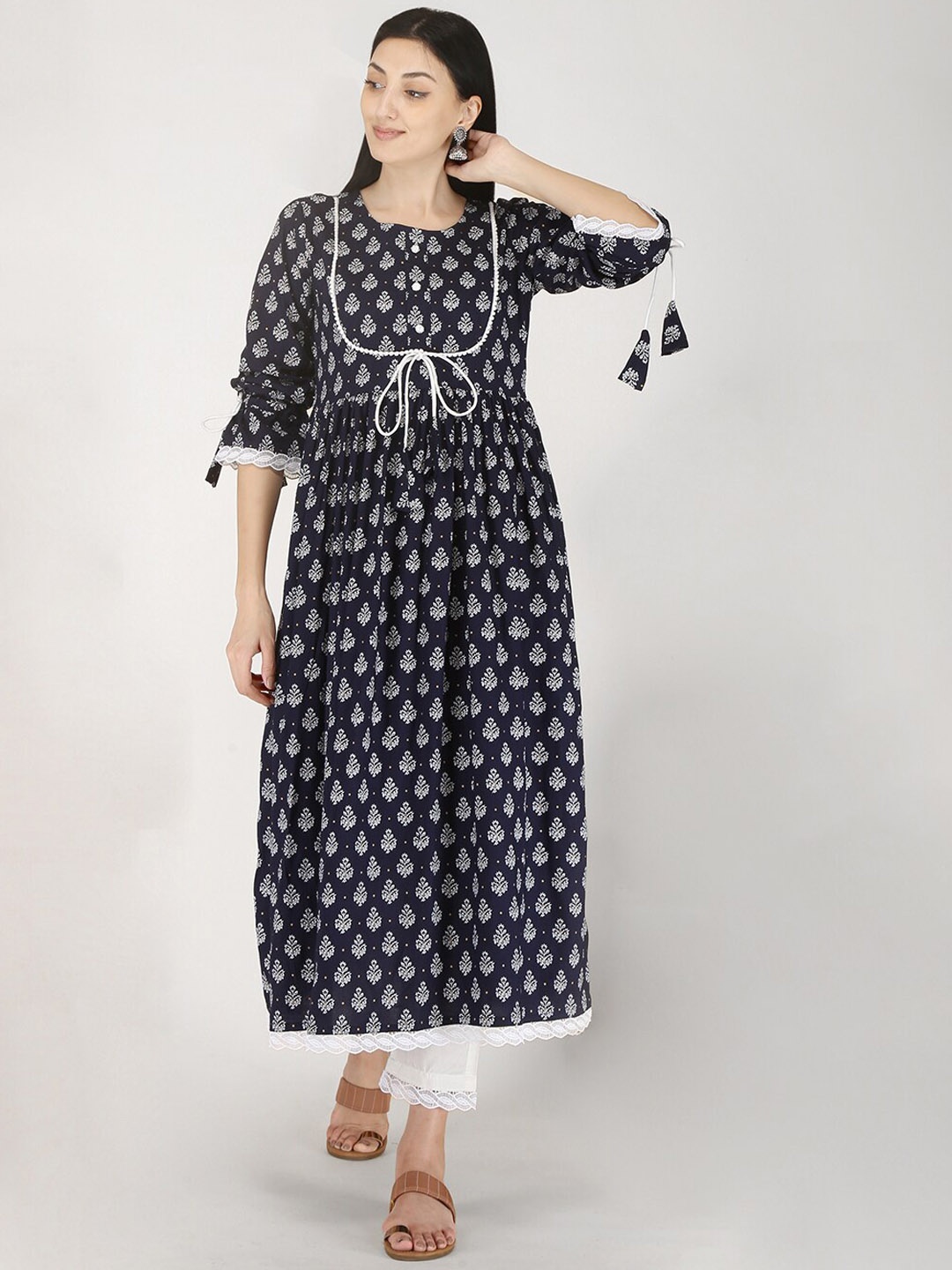 

KALINI Ethnic Motifs Printed Flared Sleeves Thread Work Anarkali Kurta, Black