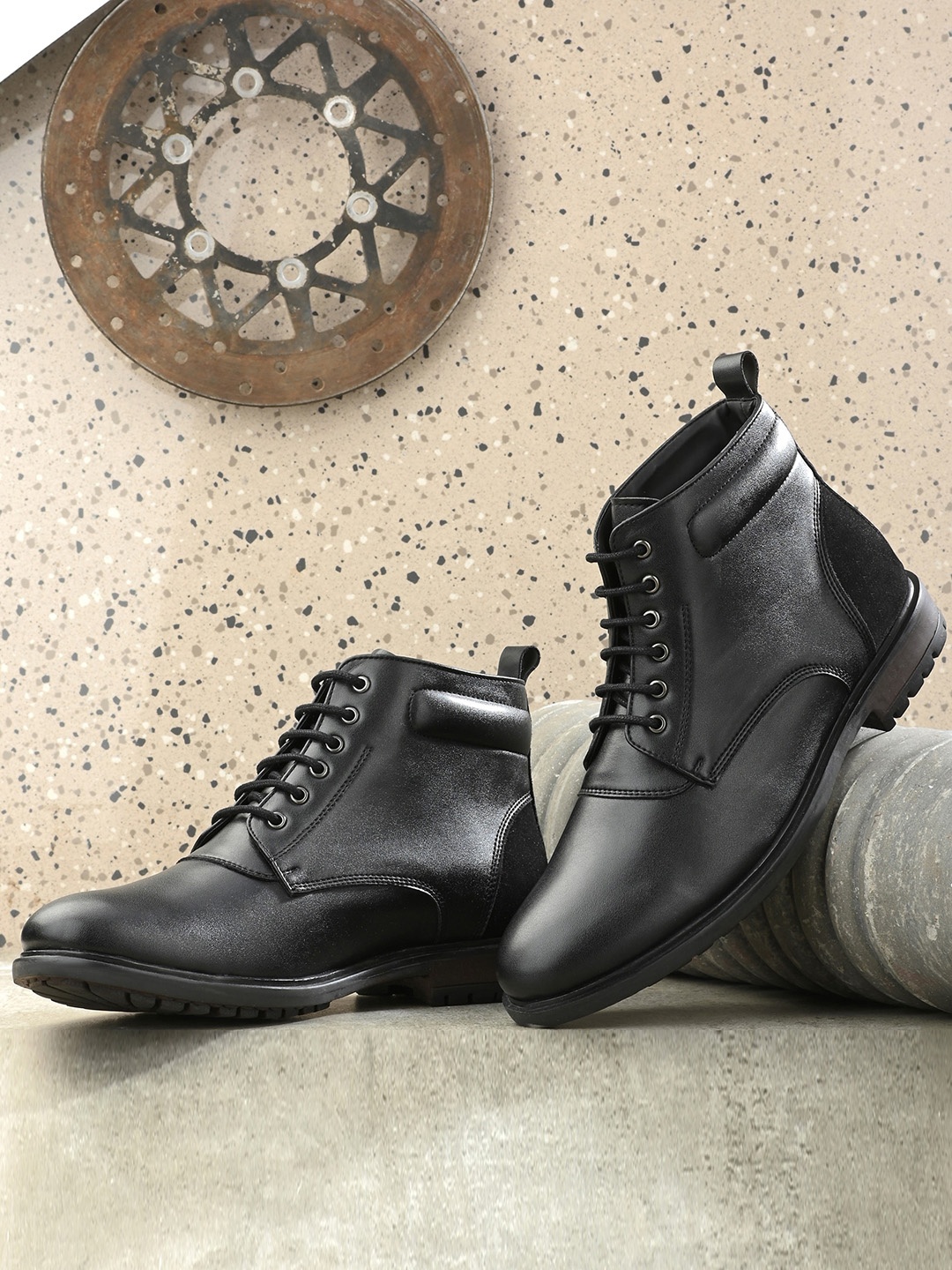 

Roadster Men Black Solid Regular Boots