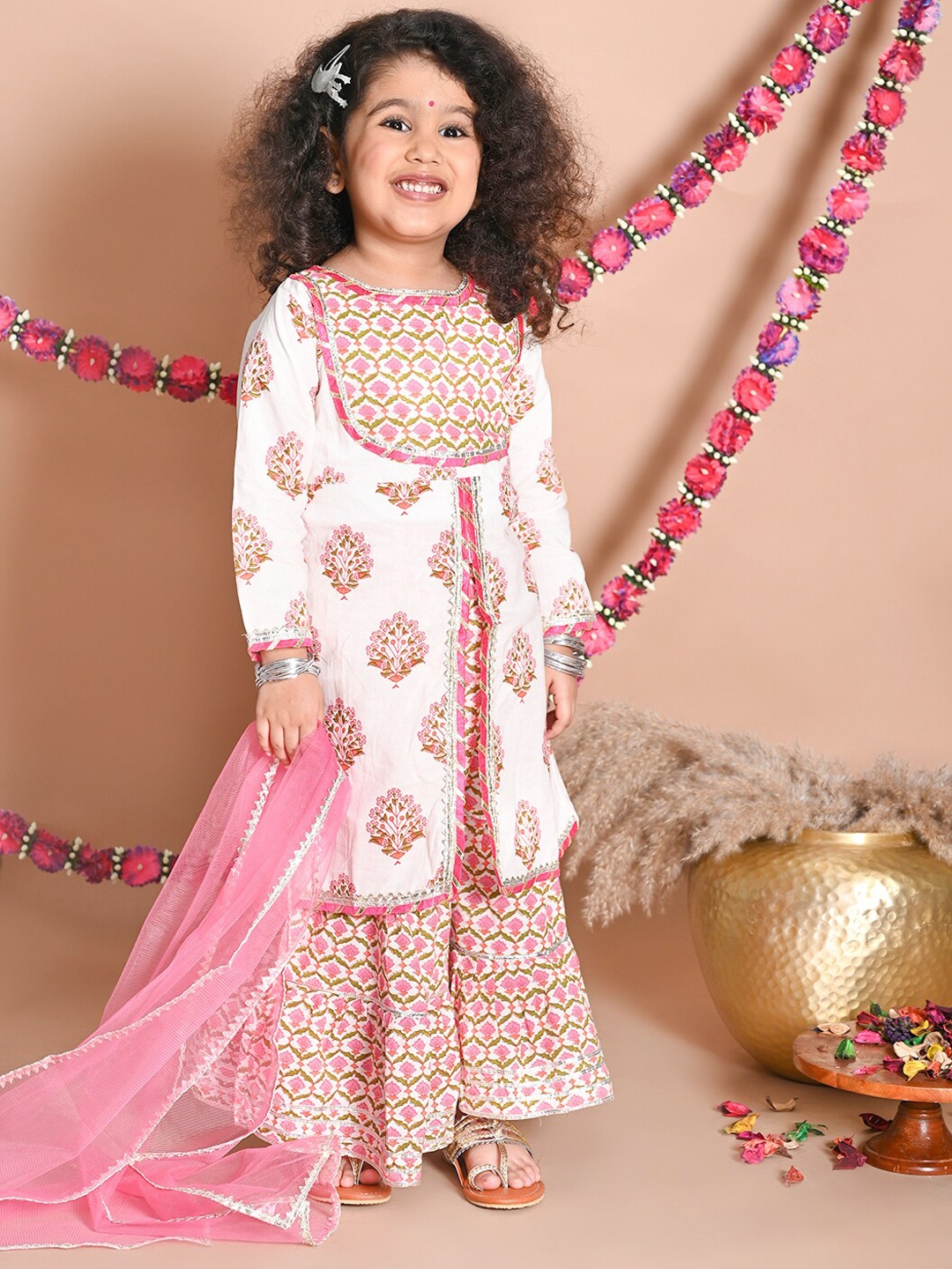 

LIL PITAARA Girls White Floral Printed Gotta Patti Pure Cotton Kurta with Sharara & With Dupatta