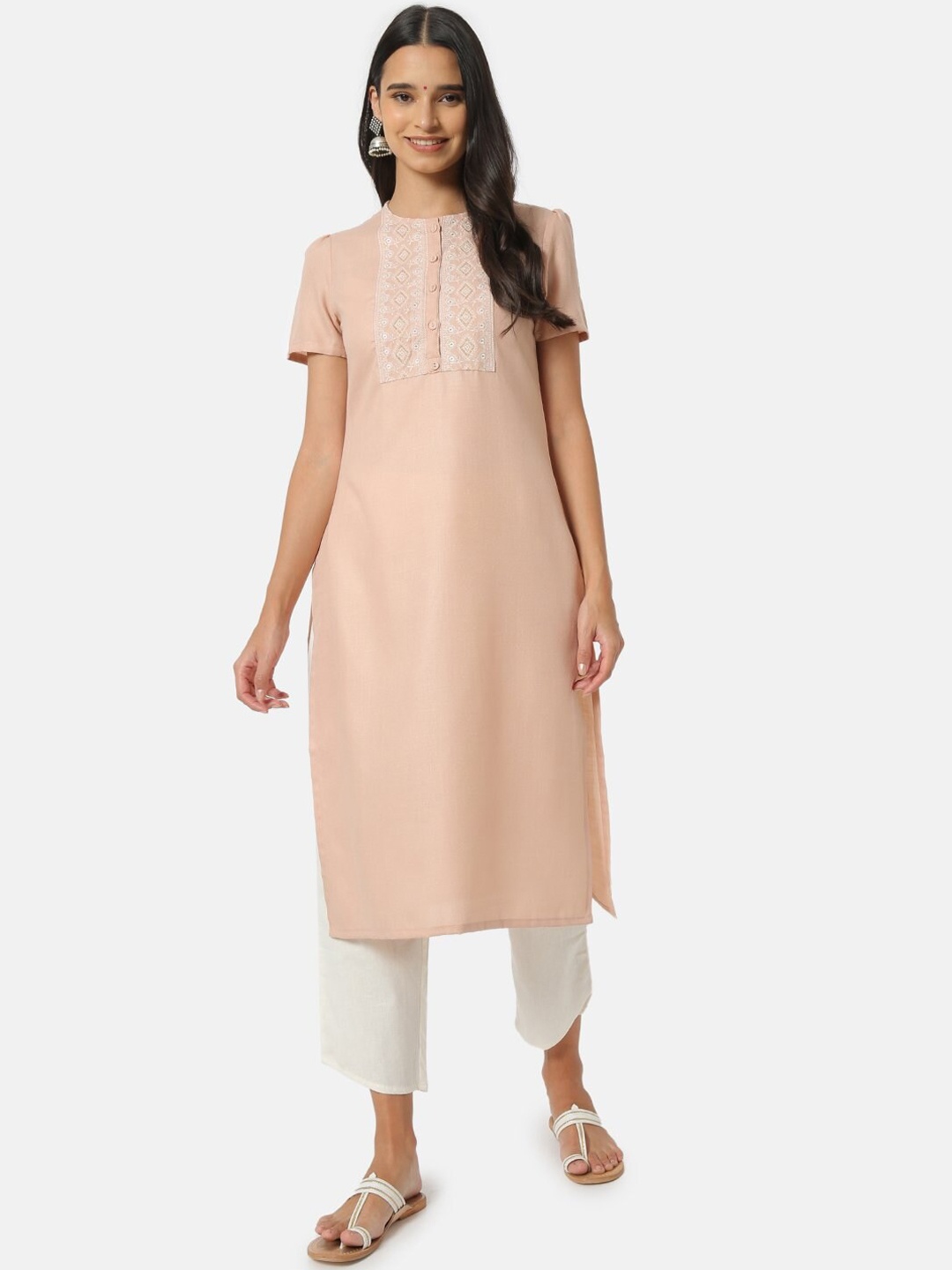 

Saaki Women Beige Embroidered Thread Work Cotton Kurta