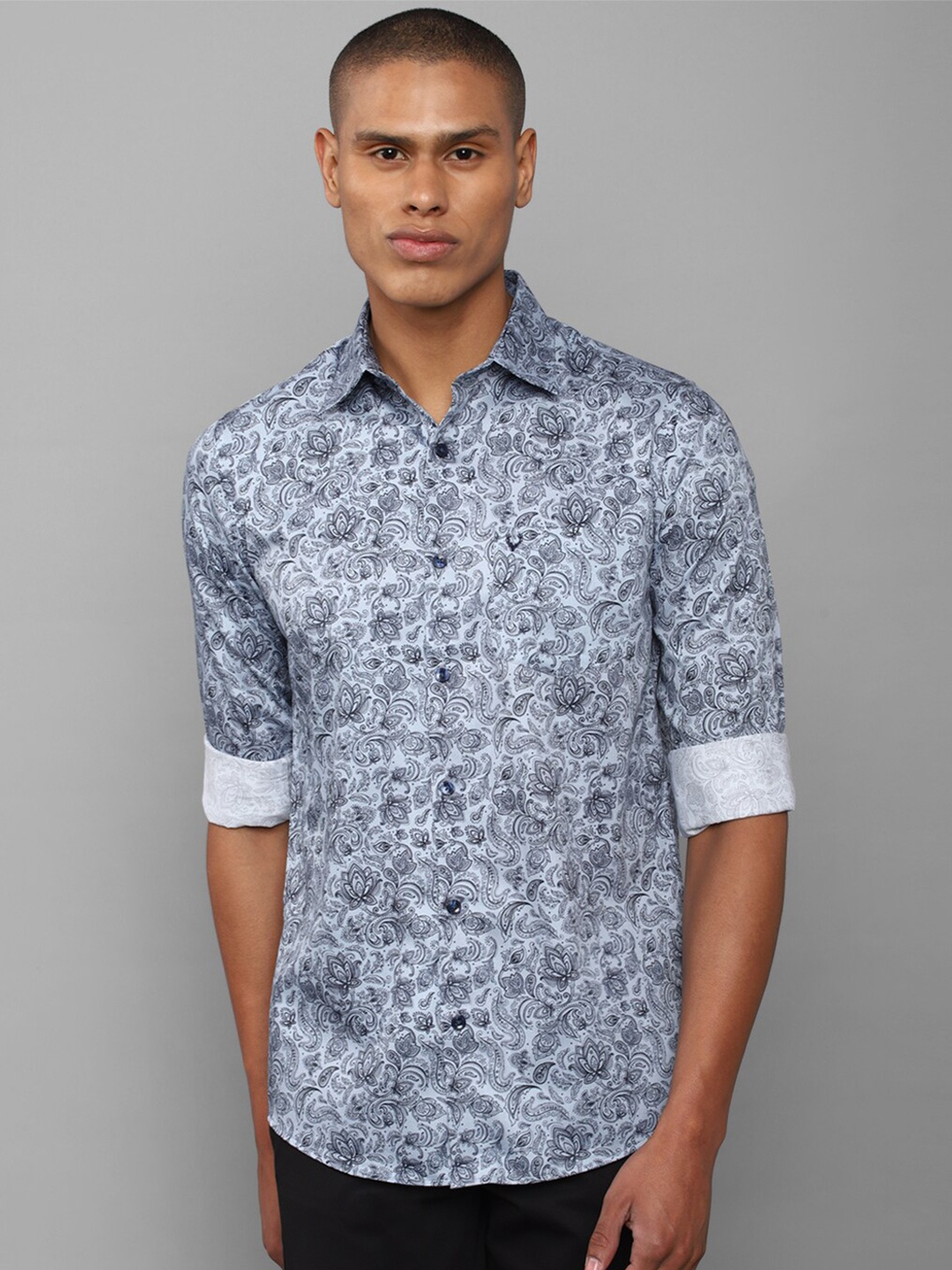 

Allen Solly Men Blue Cotton Slim Fit Floral Printed Casual Shirt