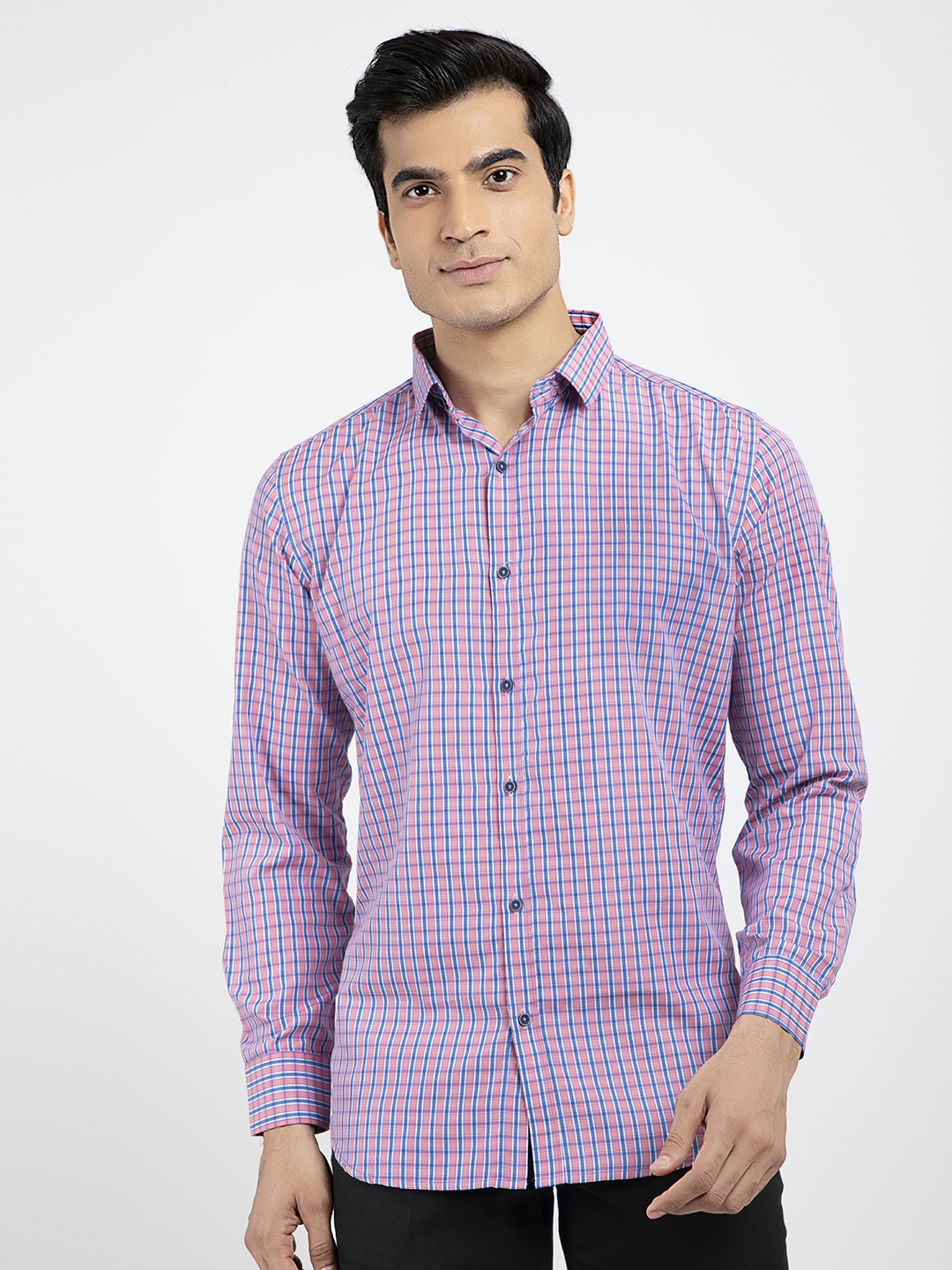 

RED FEATHER Men Blue Checked Cotton Casual Shirt
