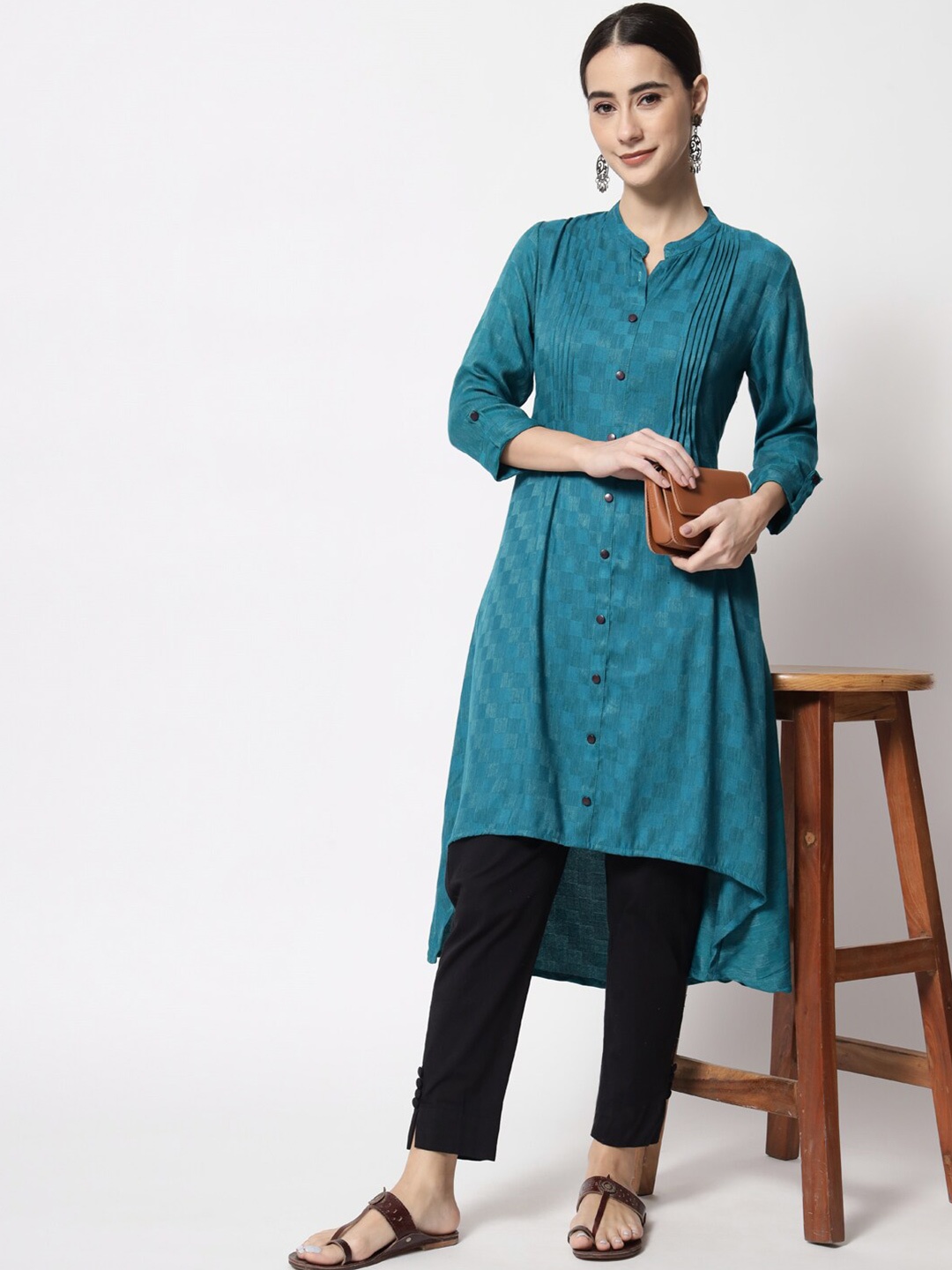

Vastralay Women Green Checked Woven Design High Low Kurta