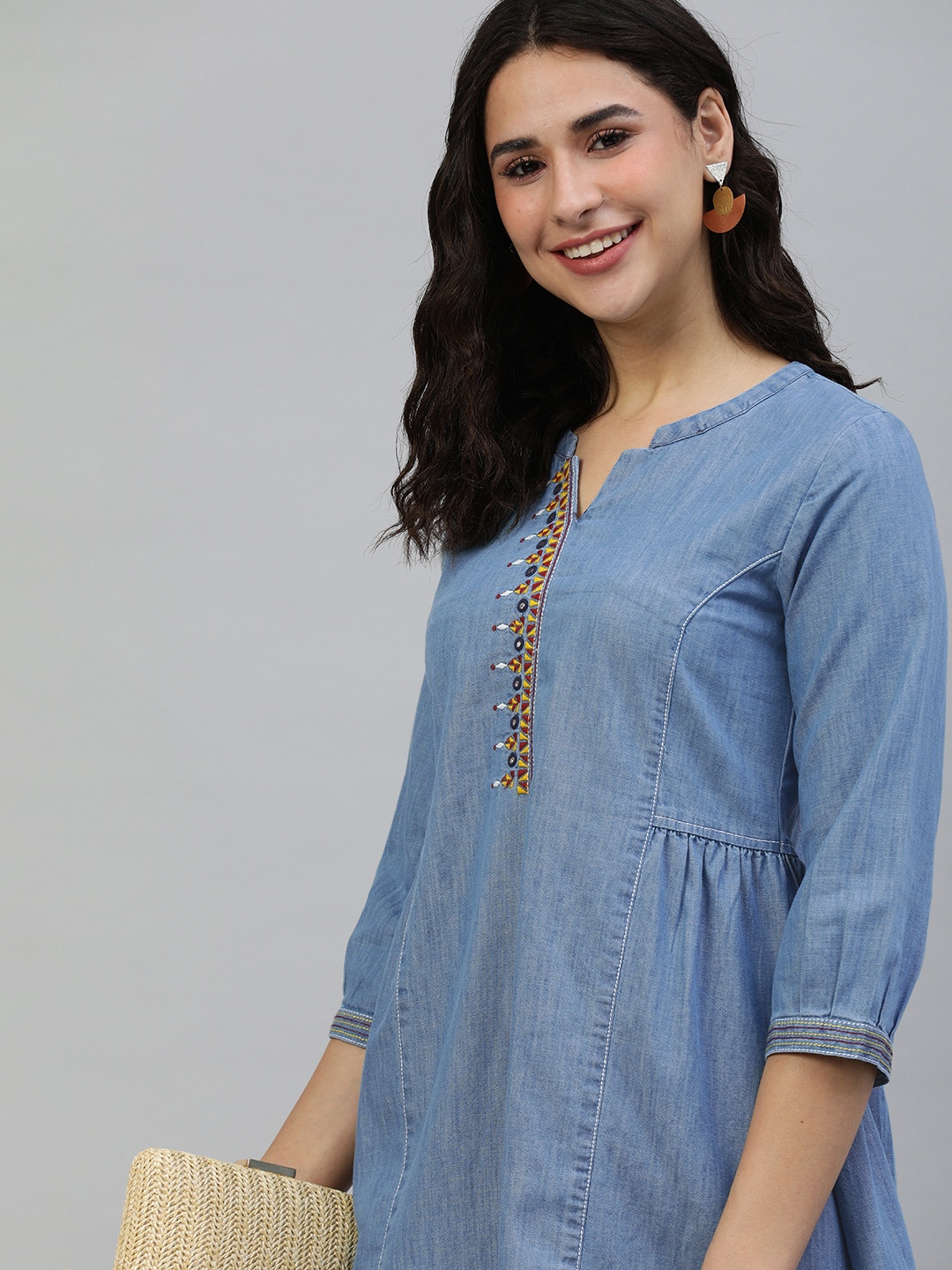 

ETIQUETTE Women Blue Thread Work Indigo Denim Kurta