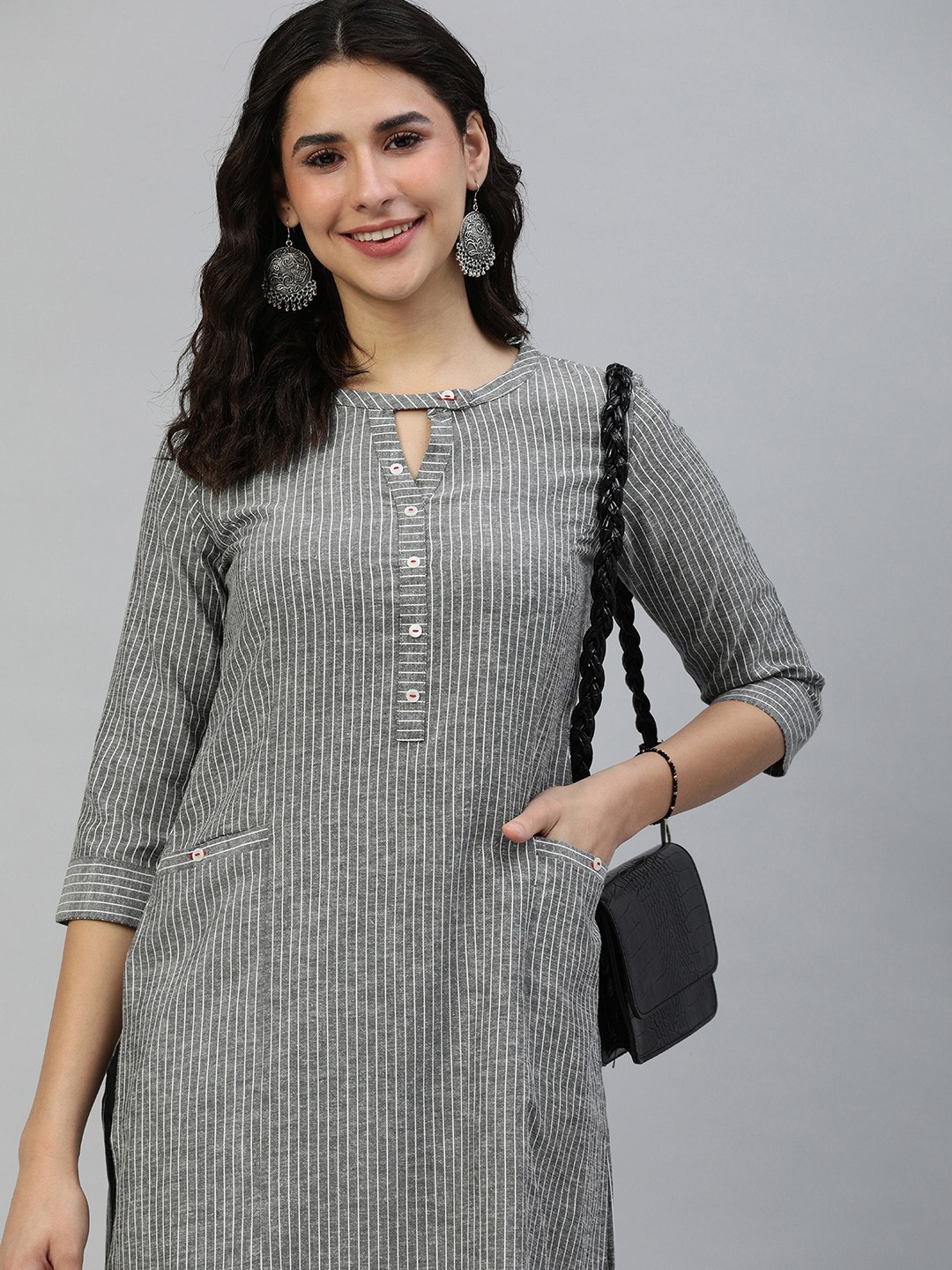 

ETIQUETTE Women Black Striped Keyhole Neck Kurta