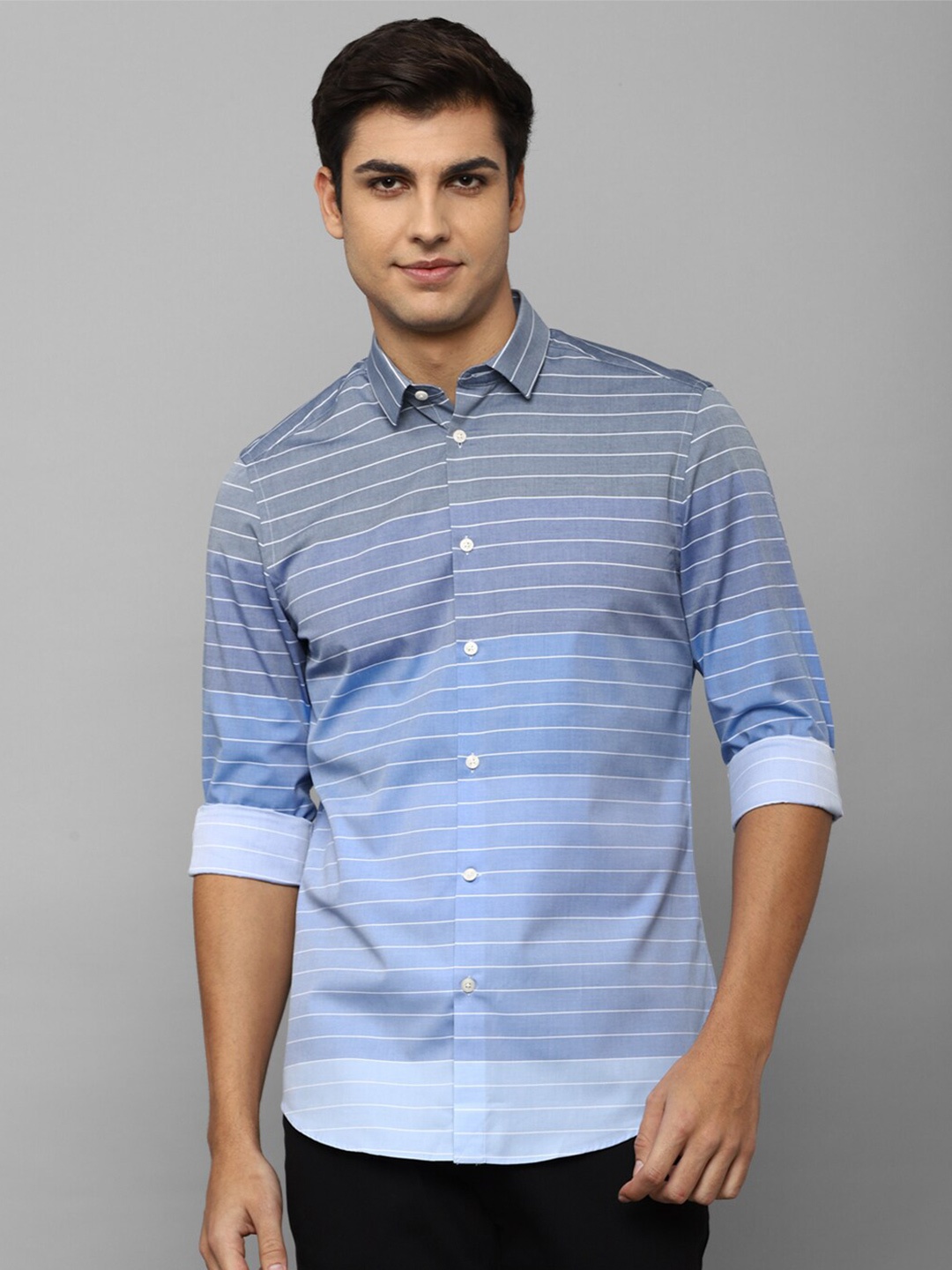 

Louis Philippe Sport Men Slim Fit Striped Pure Cotton Casual Shirt, Blue
