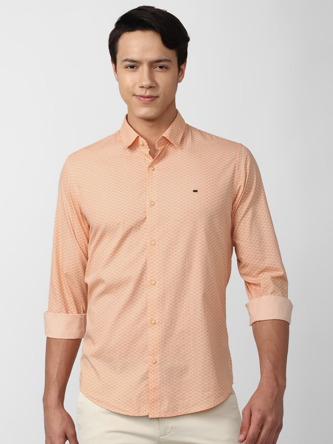 

Peter England Casuals Men Peach-Coloured Slim Fit Printed Casual Cotton Shirt