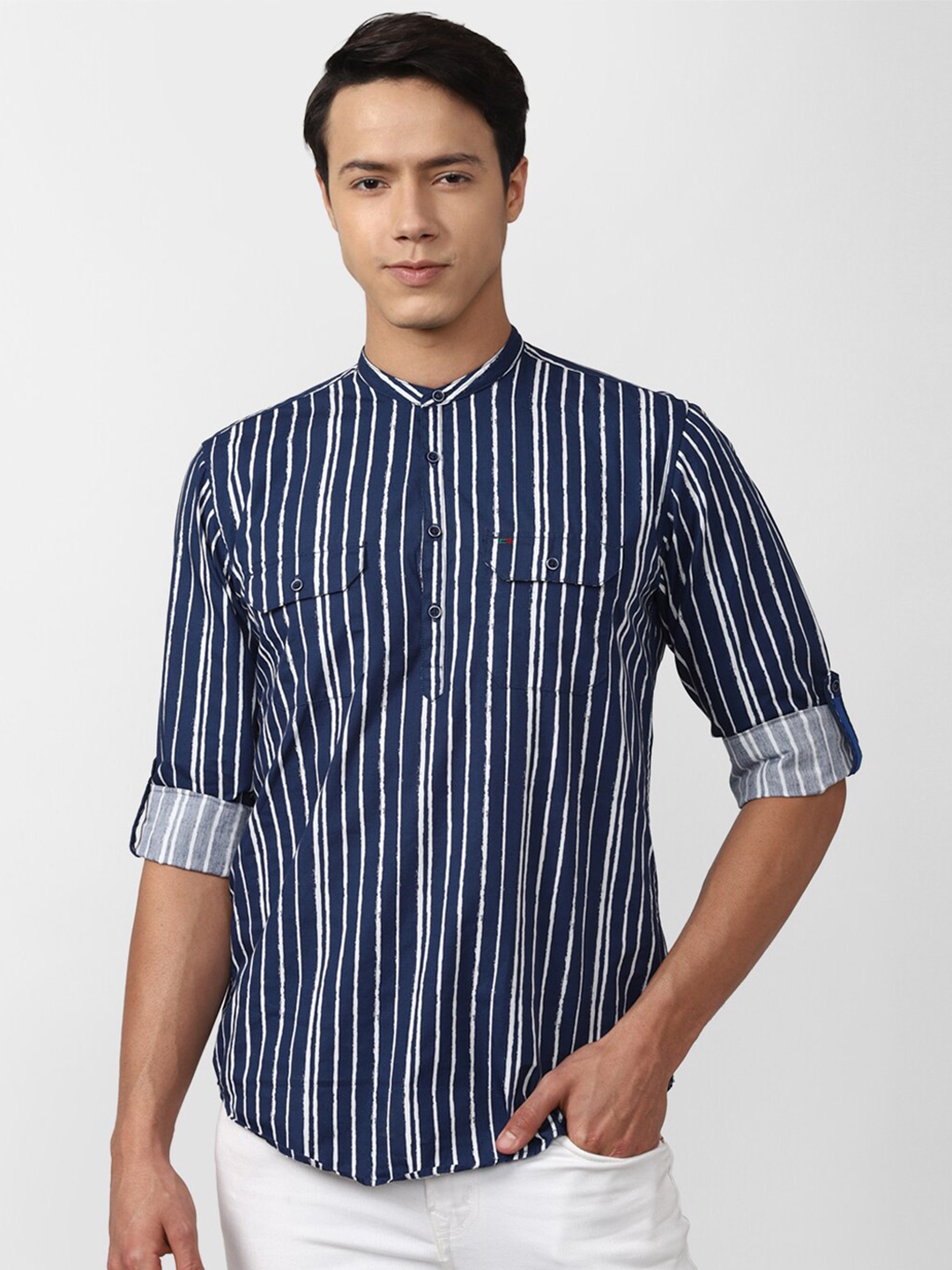 

Peter England Casuals Men Navy Blue Slim Fit Striped Casual Cotton Shirt