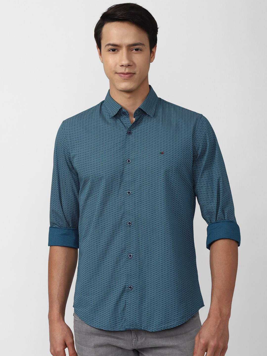 

Peter England Casuals Men Blue Slim Fit Printed Casual Cotton Shirt