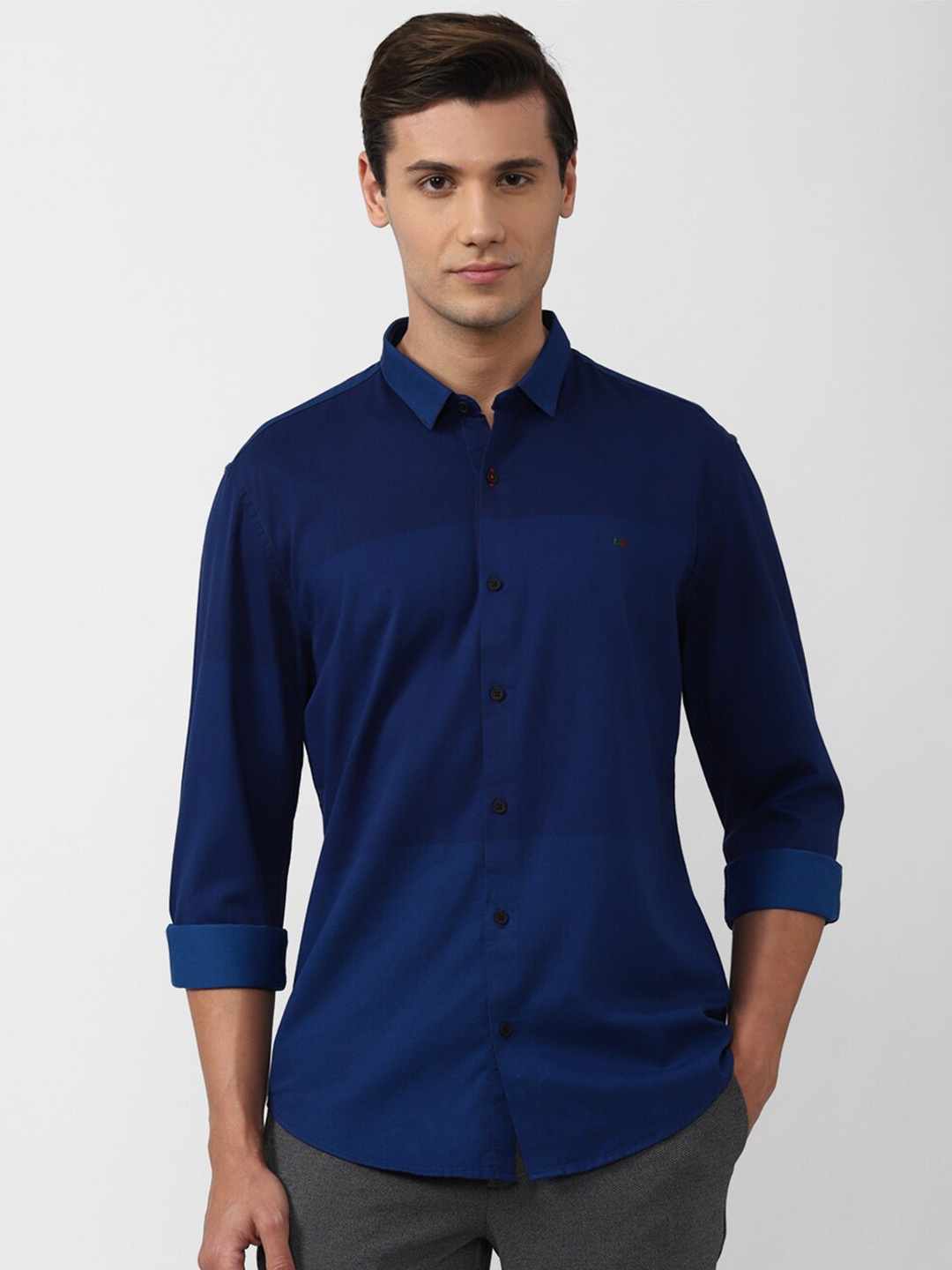 

Peter England Casuals Men Blue Slim Fit Casual Cotton Shirt