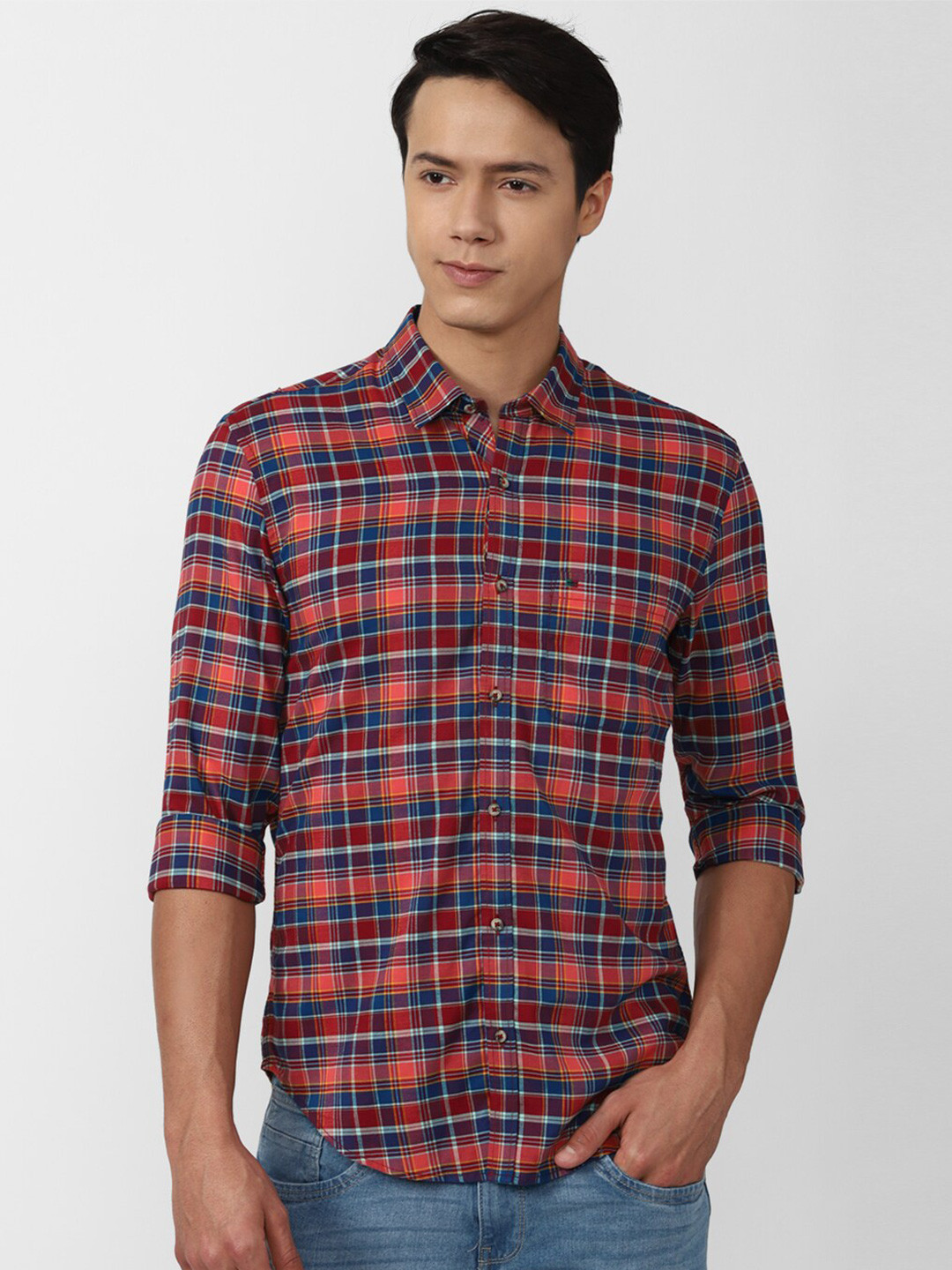 

Peter England Casuals Men Red And Blue Slim Fit Tartan Checks Checked Casual Shirt