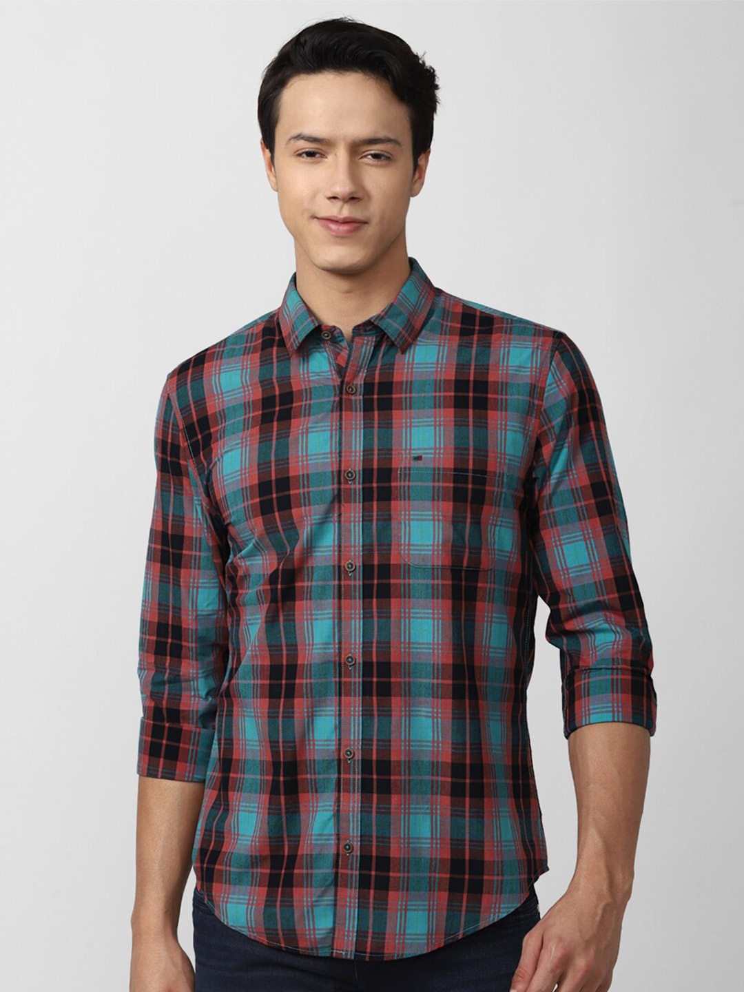 

Peter England Casuals Men Green & Maroon Slim Fit Tartan Checks Casual Shirt