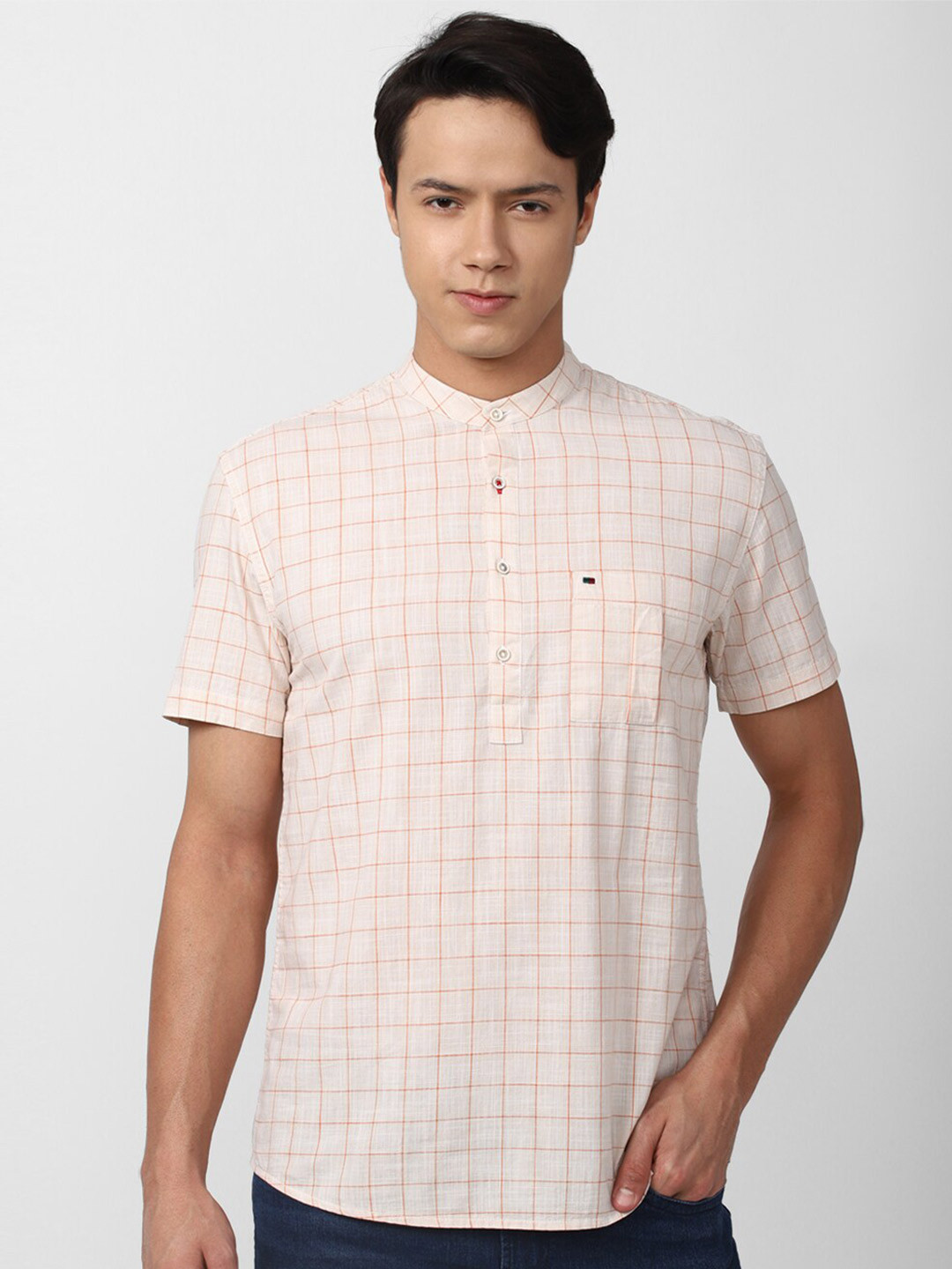 

Peter England Casuals Men Cream-Coloured Slim Fit Checked Cotton Casual Shirt