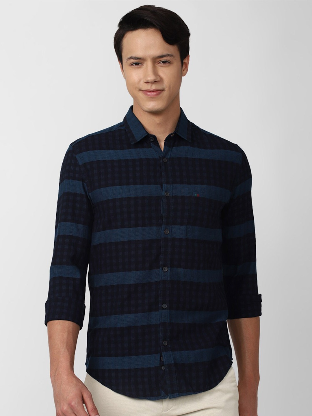 

Peter England Casuals Men Navy Blue Slim Fit Striped Cotton Casual Shirt