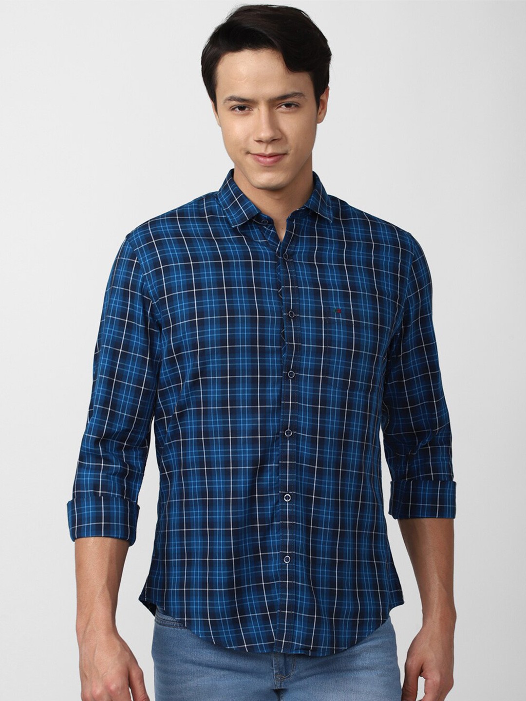 

Peter England Casuals Men Blue Slim Fit Checked Casual Cotton Shirt