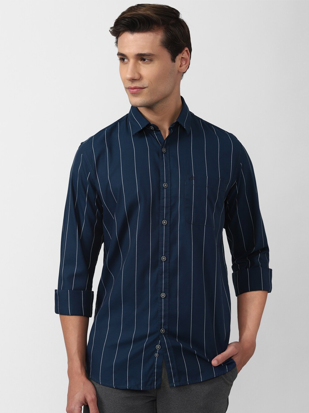 

Peter England Casuals Men Navy Blue Slim Fit Striped Casual Cotton Shirt