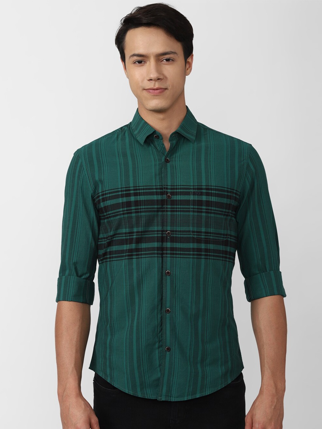 

Peter England Casuals Men Green Slim Fit Striped Cotton Casual Shirt