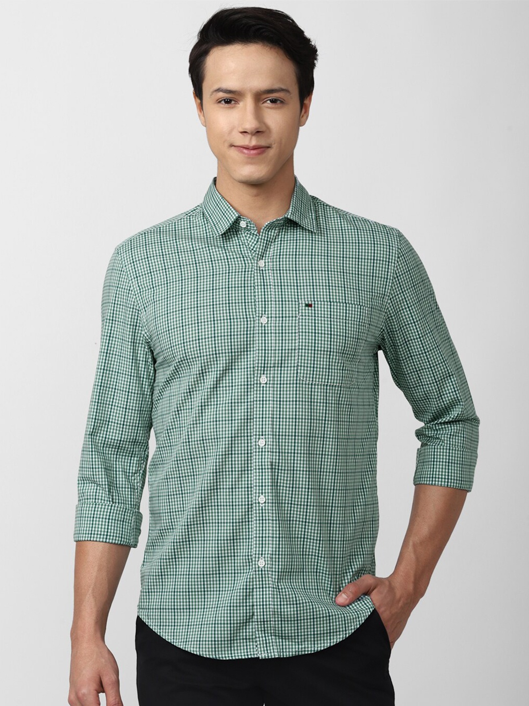 

Peter England Casuals Men Green Slim Fit Checked Cotton Casual Shirt