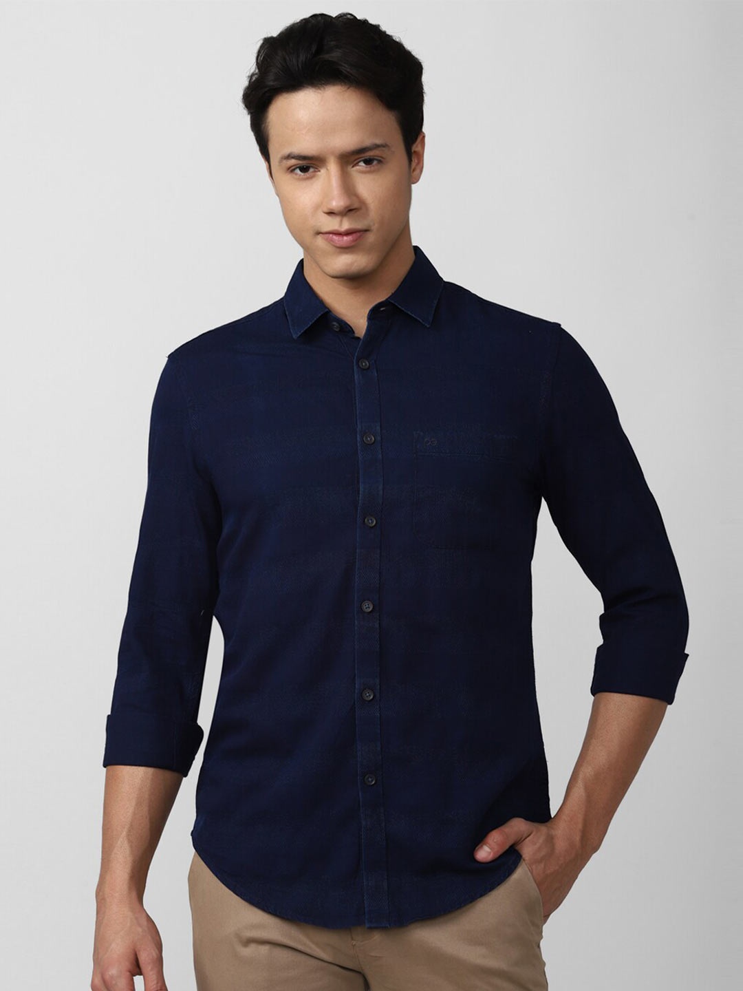 

Peter England Casuals Men Navy Blue Slim Fit Cotton Casual Shirt