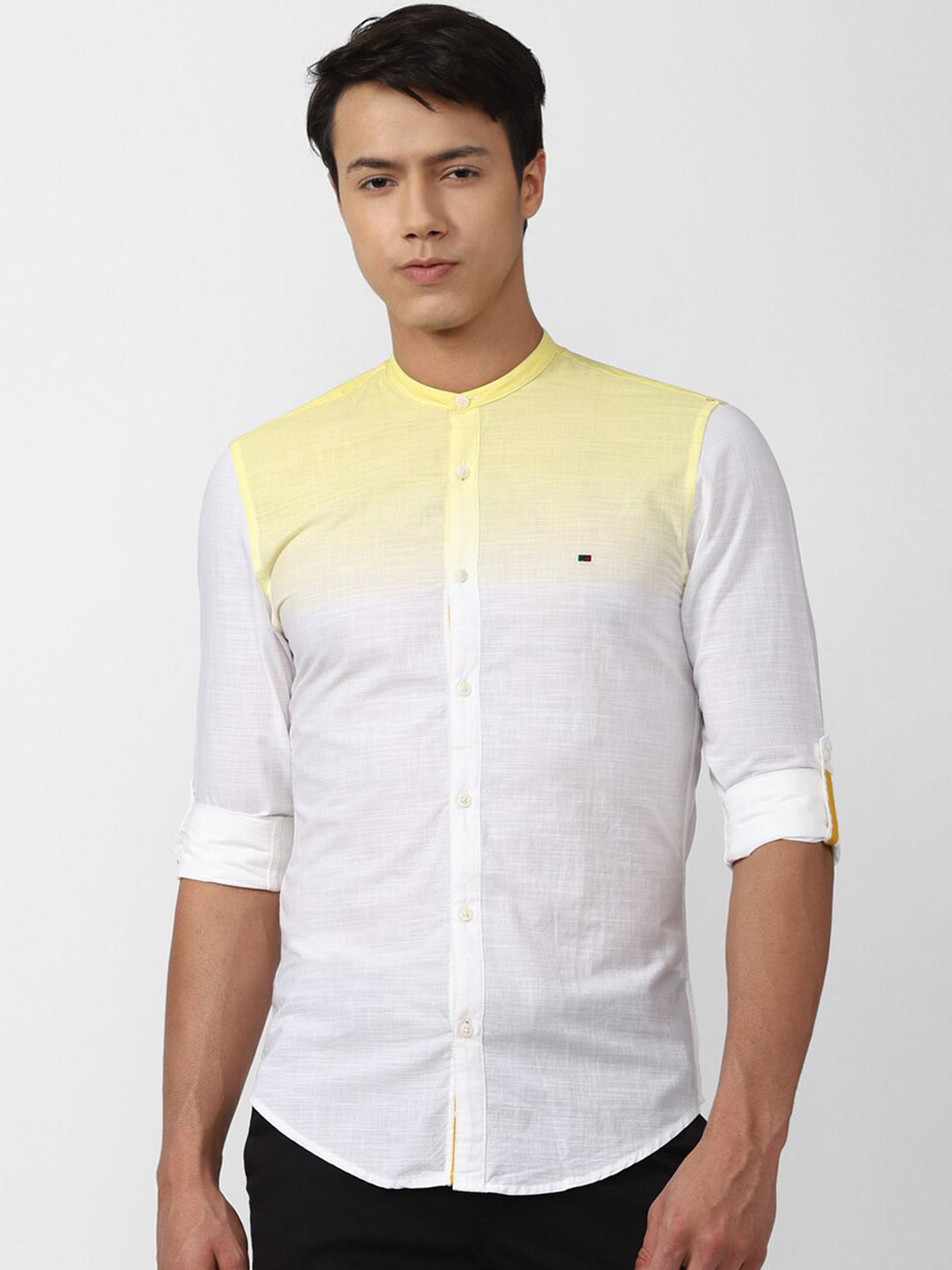 

Peter England Casuals Men White Slim Fit Casual Shirt