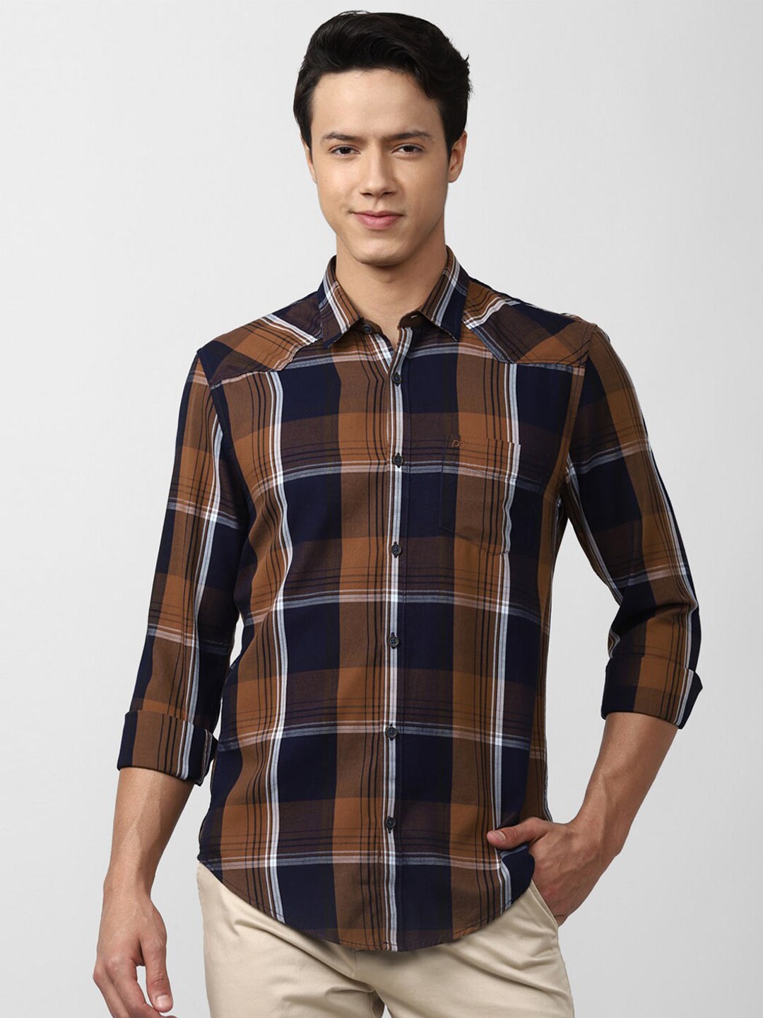 

Peter England Casuals Men Brown & Navy Blue Slim Fit Checked Cotton Casual Shirt