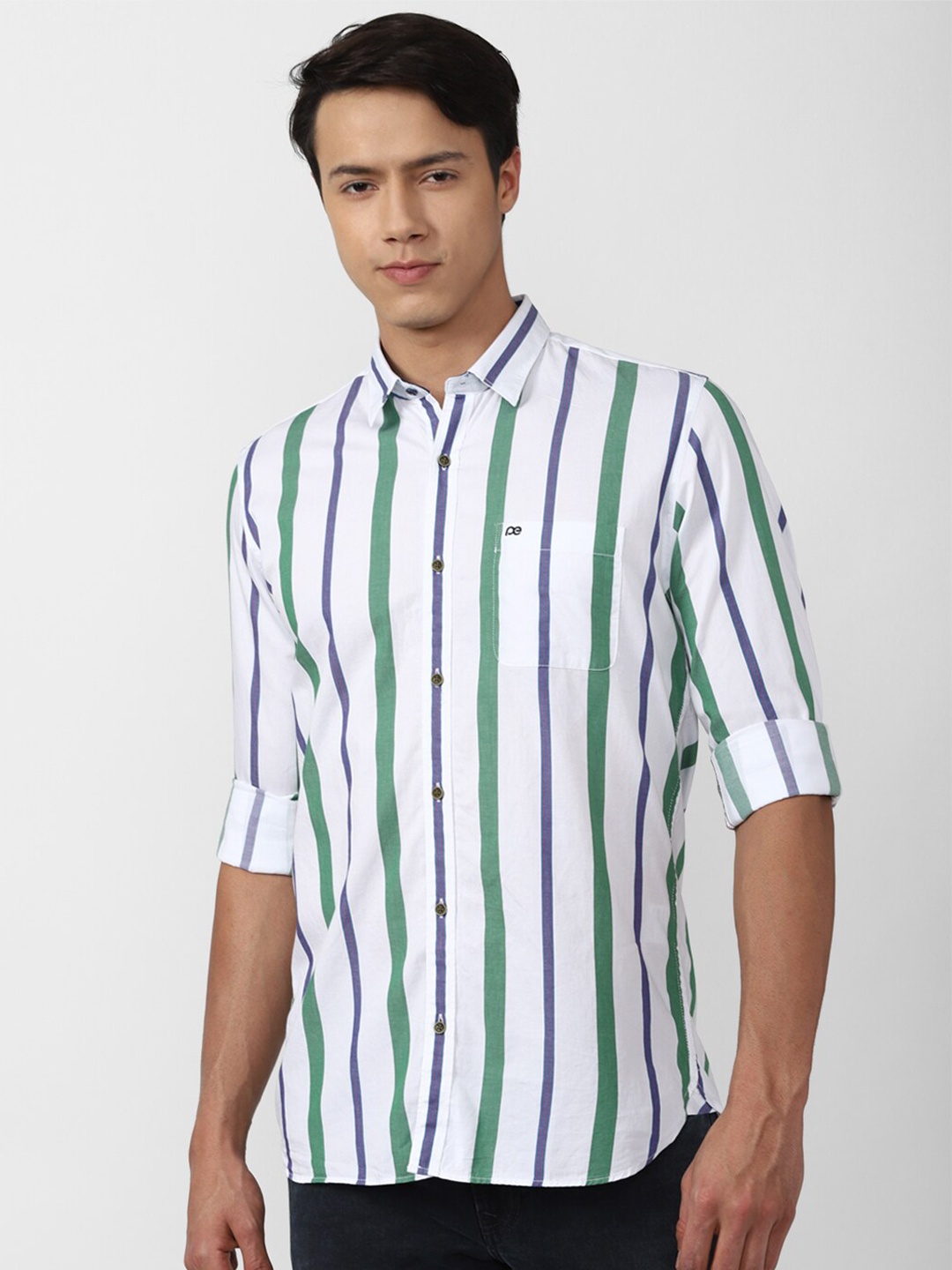 

Peter England Casuals Men White & Green Slim Fit Striped Cotton Casual Shirt