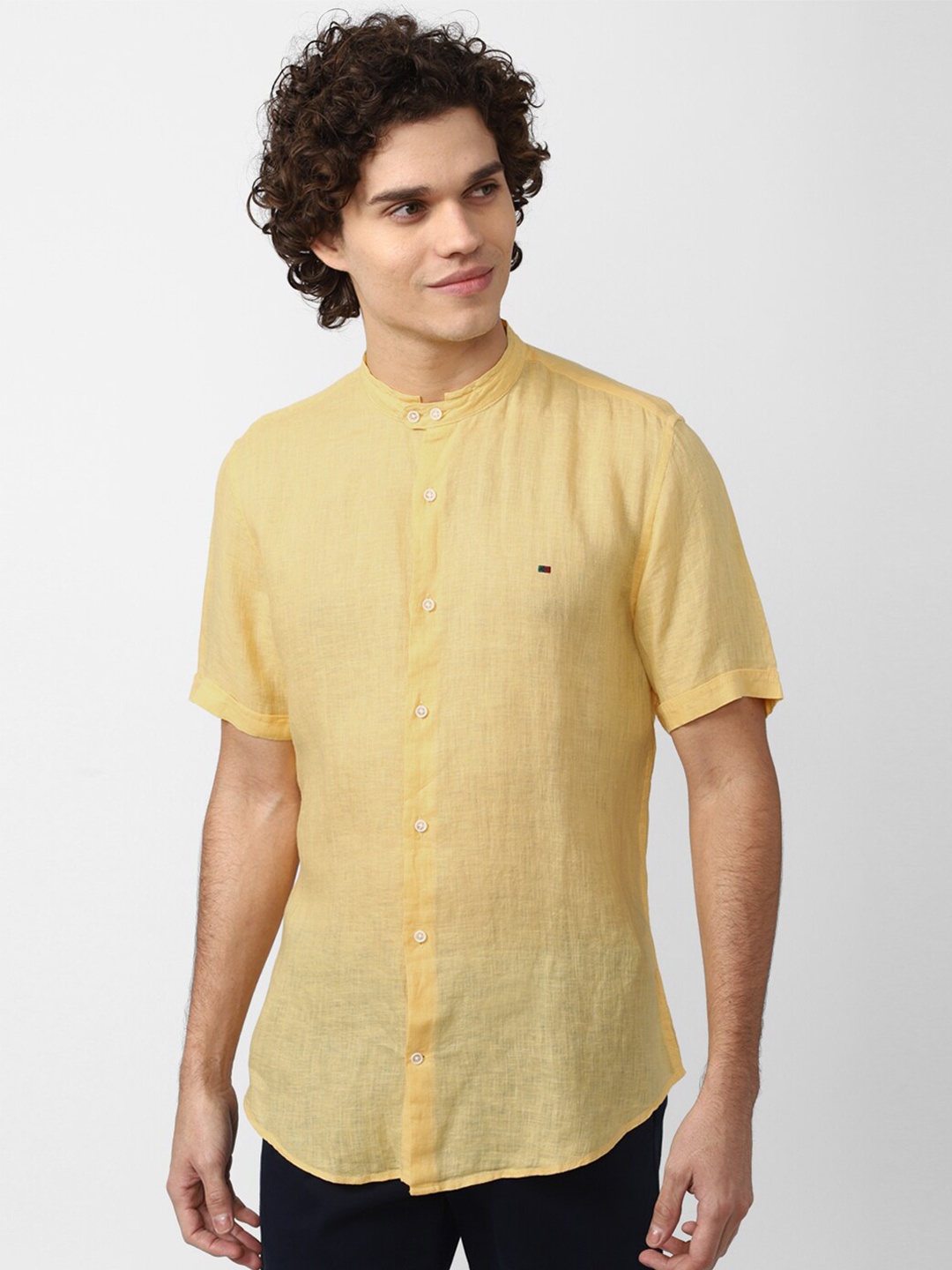 

Peter England Casuals Men Yellow Slim Fit Linen Casual Shirt