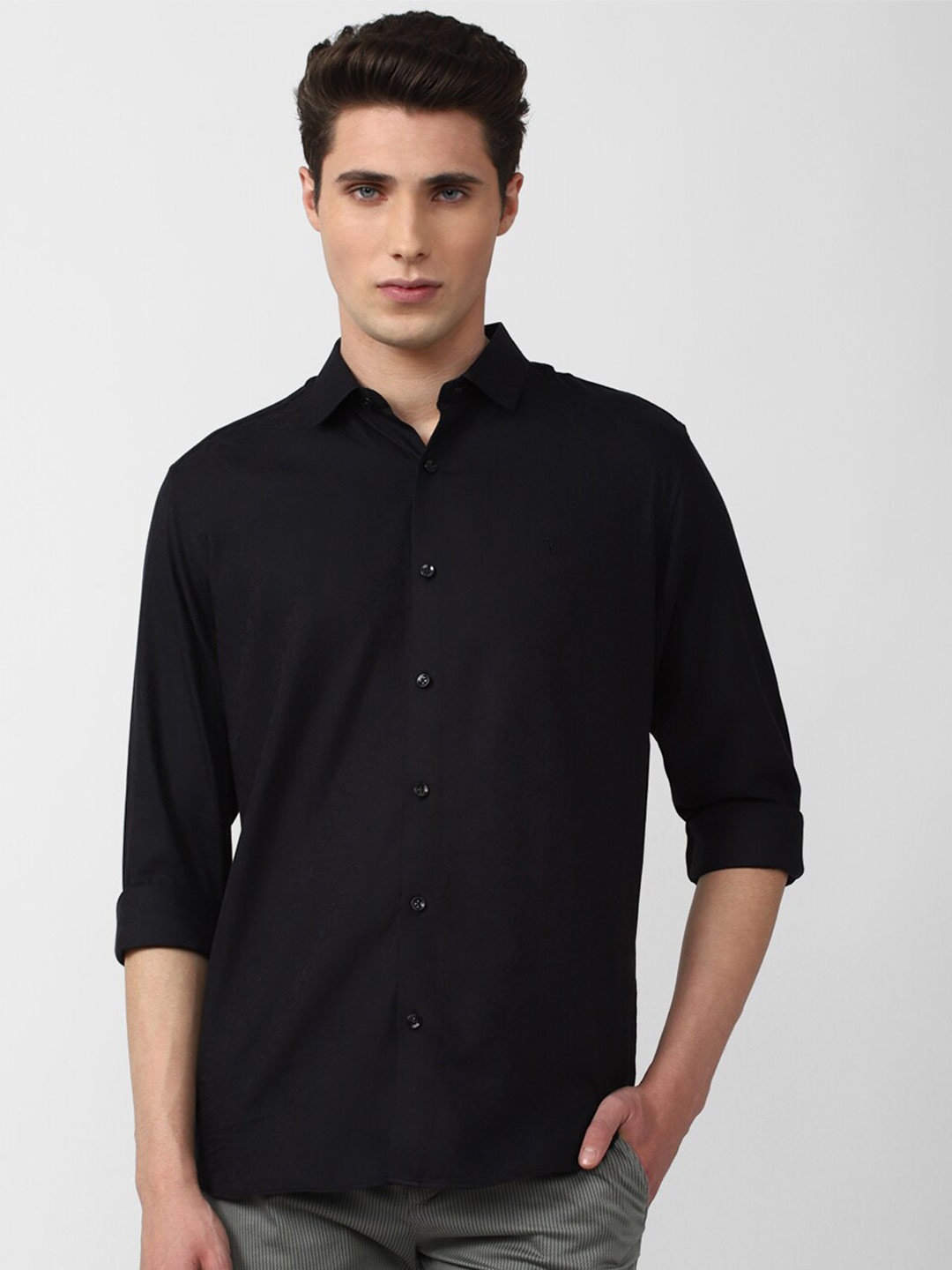 

V Dot Men Black Slim Fit Pure Cotton Casual Shirt