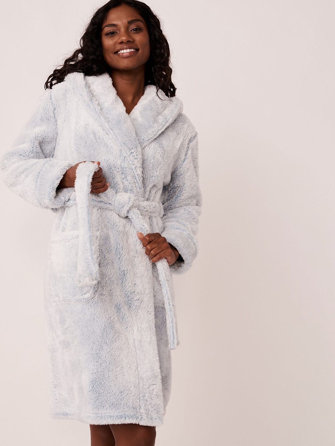 

La Vie en Rose Women Light Blue Solid Knee-Length Robe