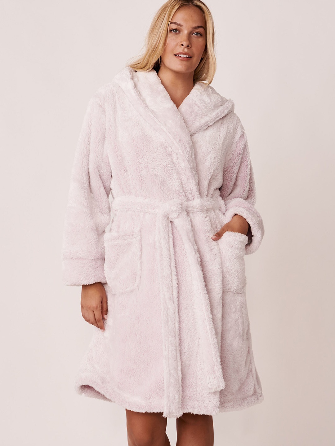 

La Vie en Rose Women Purple Solid Bathrobe