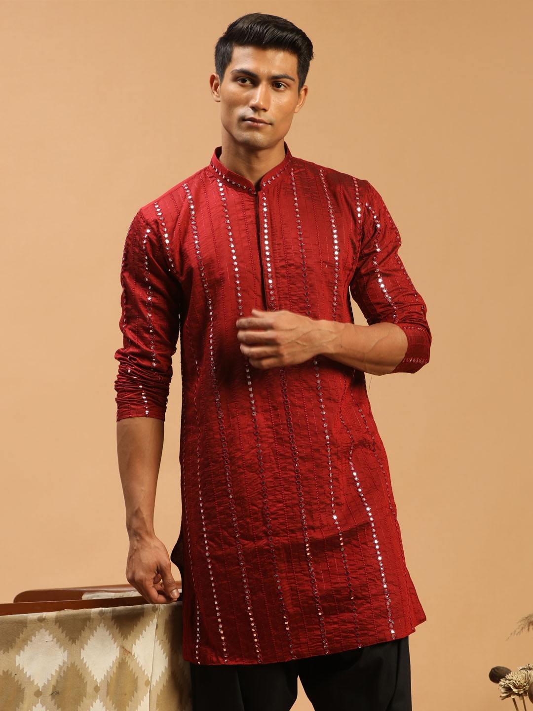 

SHRESTHA BY VASTRAMAY Men Maroon Mirror Work Kurta