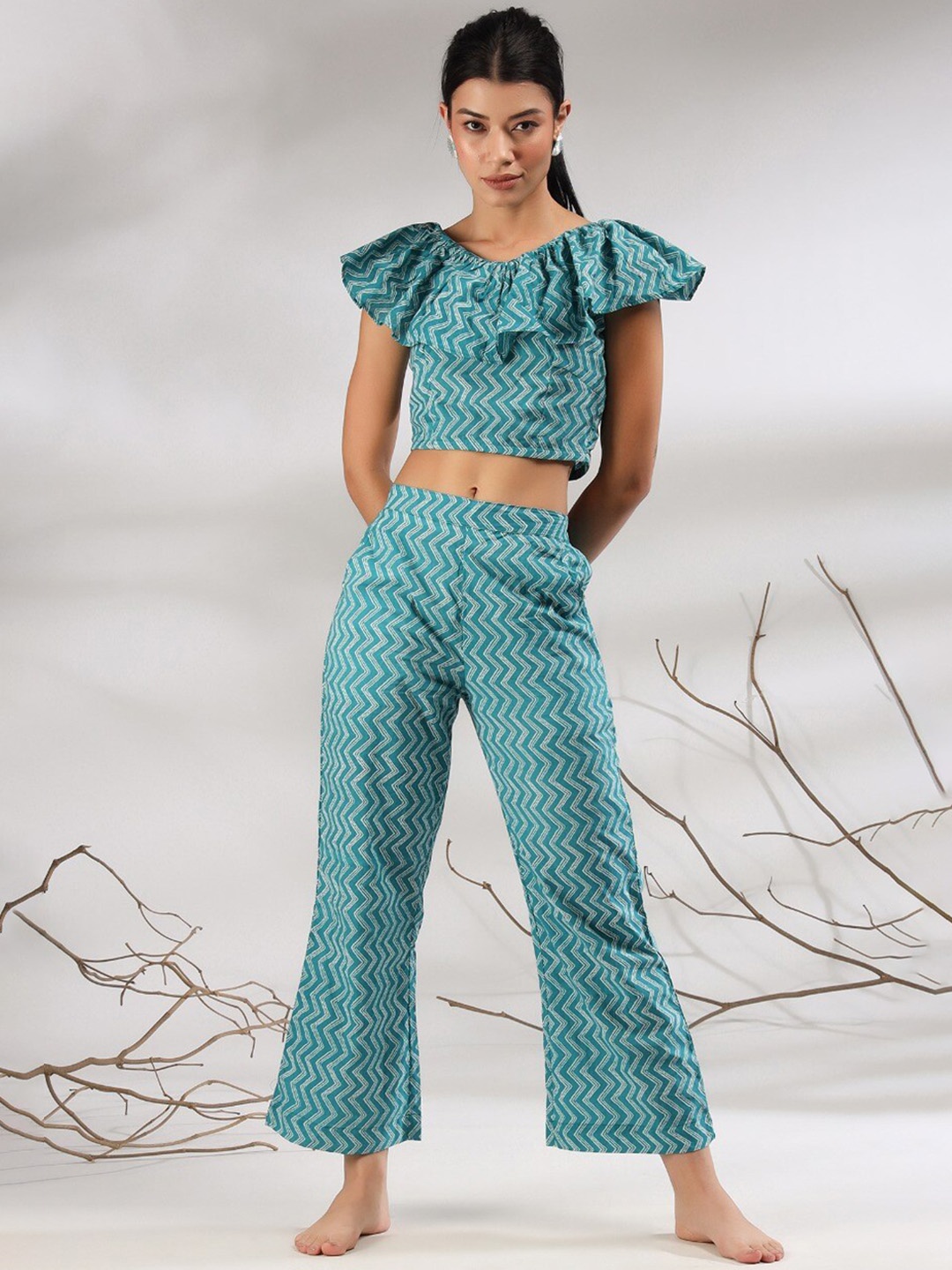 

JISORA Women Blue Printed Crop Top & Trouser Co-Ord Set