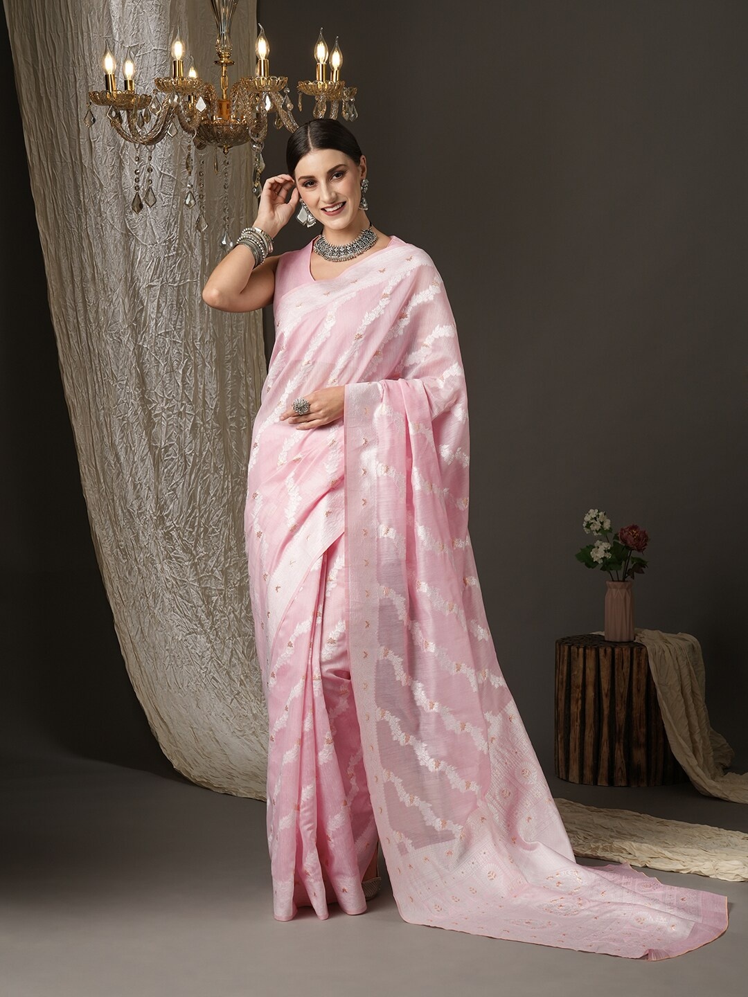 

Mitera Pink & Silver-Toned Ethnic Motifs Zari Silk Cotton Banarasi Saree