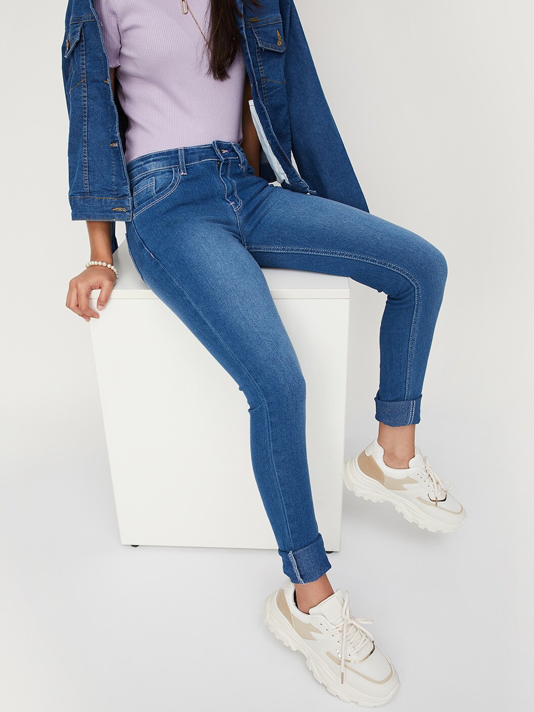 

max Girls Regular Fit Light Fade Cotton Jeans, Blue