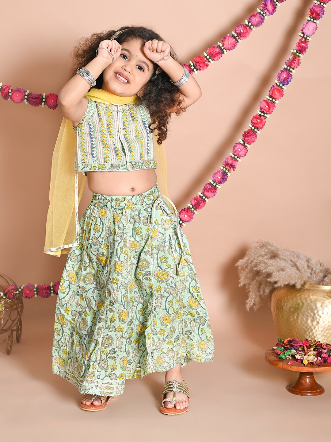

LIL PITAARA Girls Green & Yellow Printed Pure Cotton Ready to Wear Lehenga &