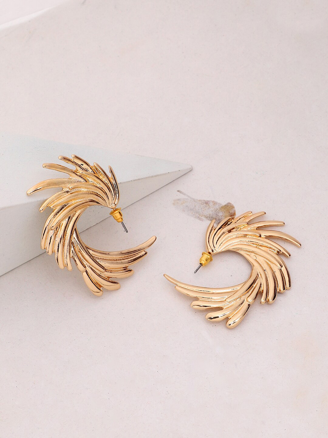 

SOHI Gold-Toned Contemporary Gold Plated Studs Earrings
