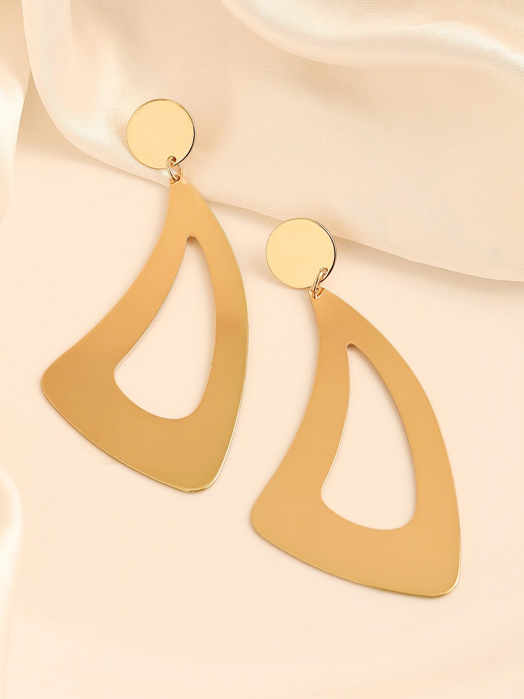 

SOHI Gold-Toned Contemporary Gold Plated Drop Earrings