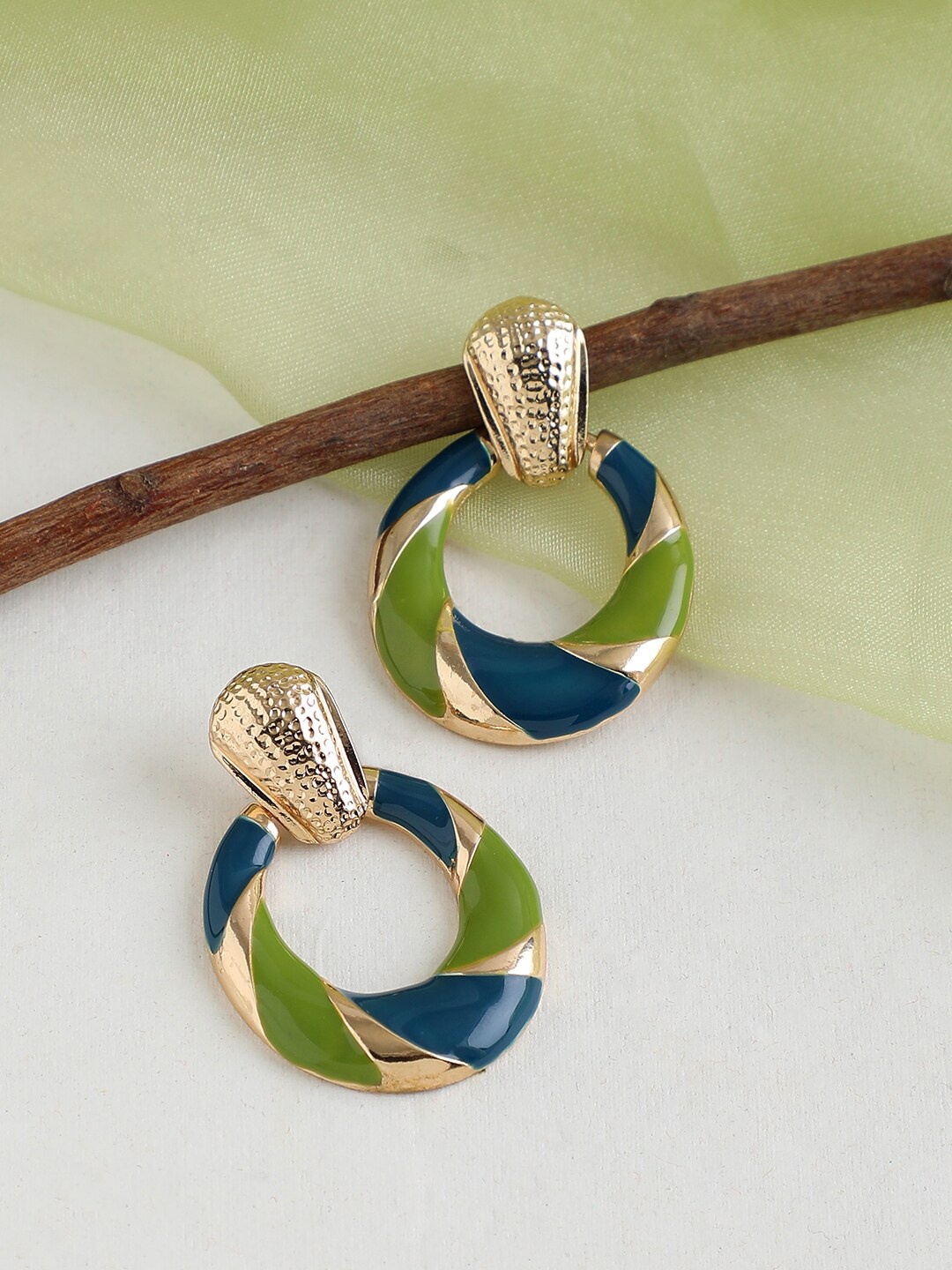 

SOHI Gold-Toned & Green Contemporary Gold Plated Drop Earrings