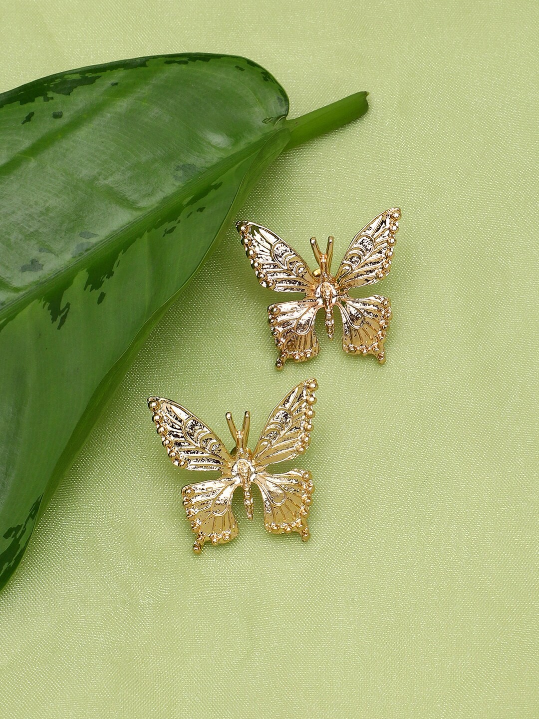 

SOHI Gold-Toned Contemporary Gold Plated Studs Earrings